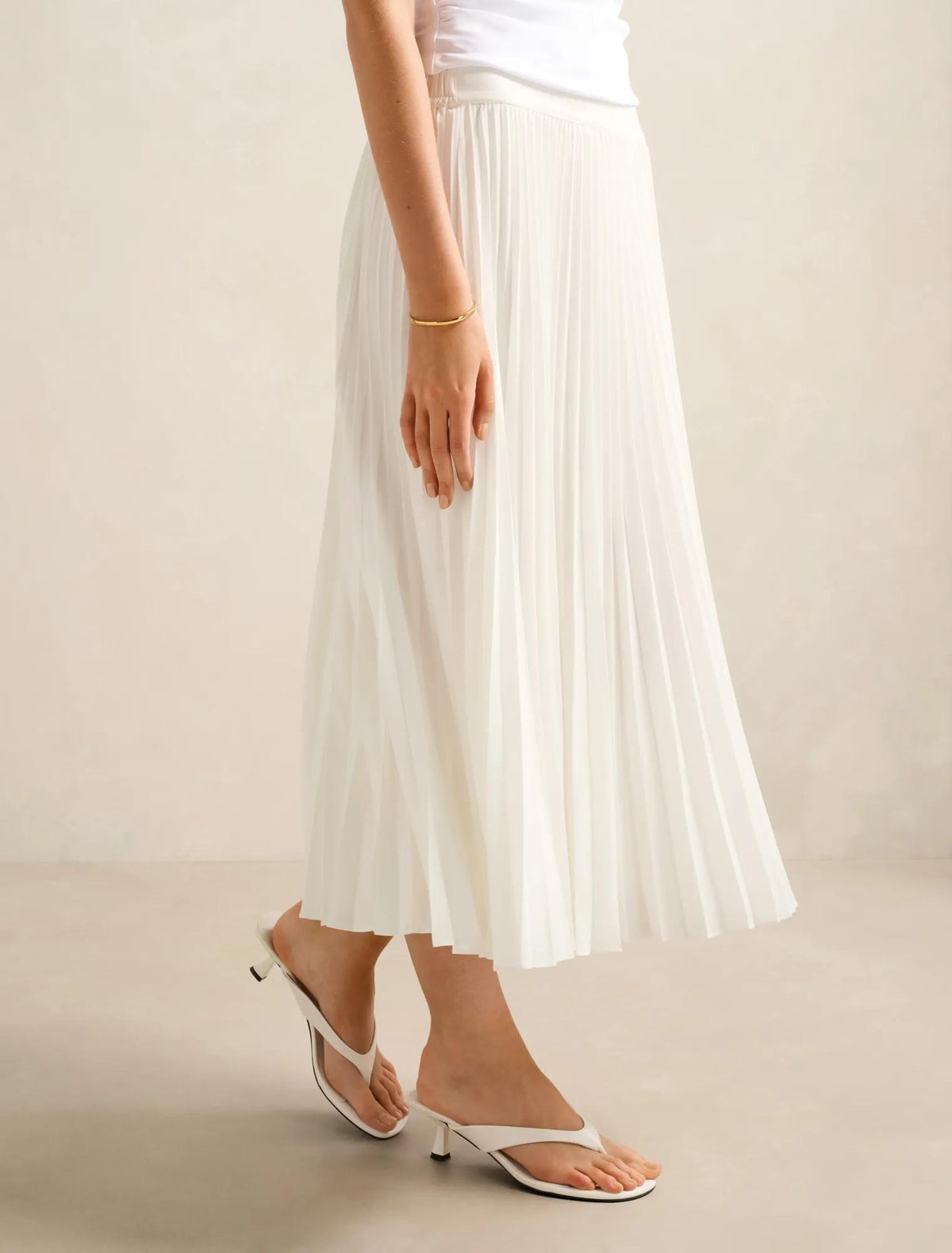 Hailee Pleated Skirt Porcelain