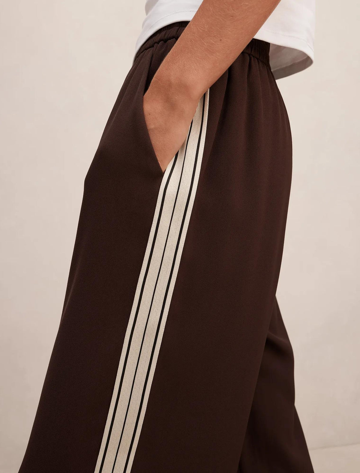 Aleyna Side Stripe Wide Leg Pant Chocolate