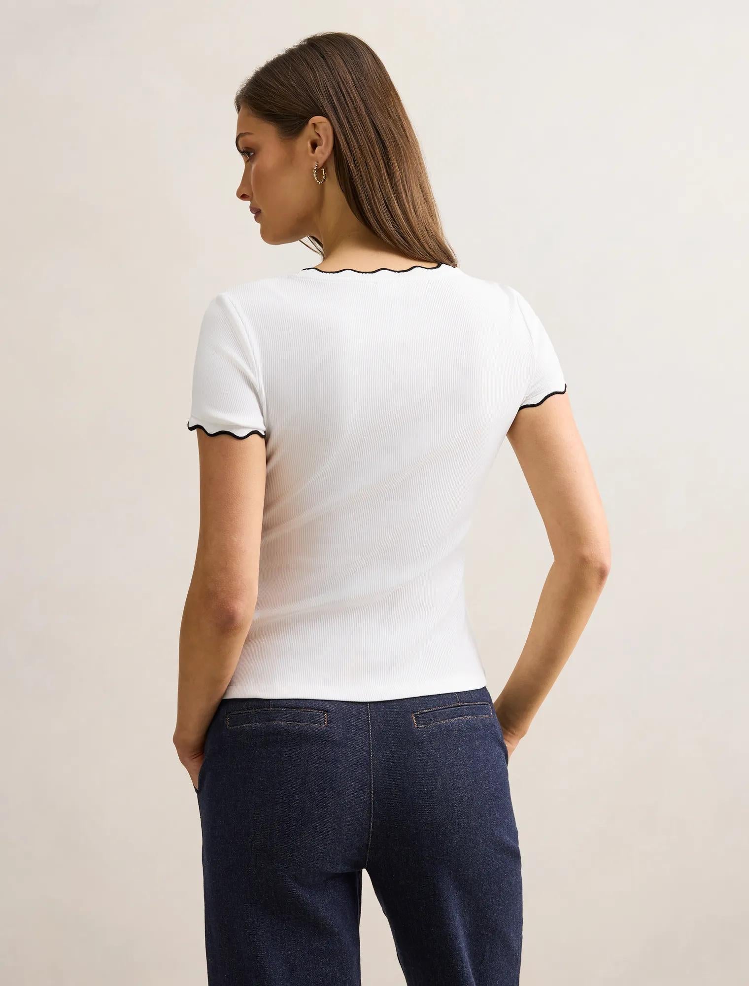 Rebecca Scallop Trim Tee Porcelain & Black