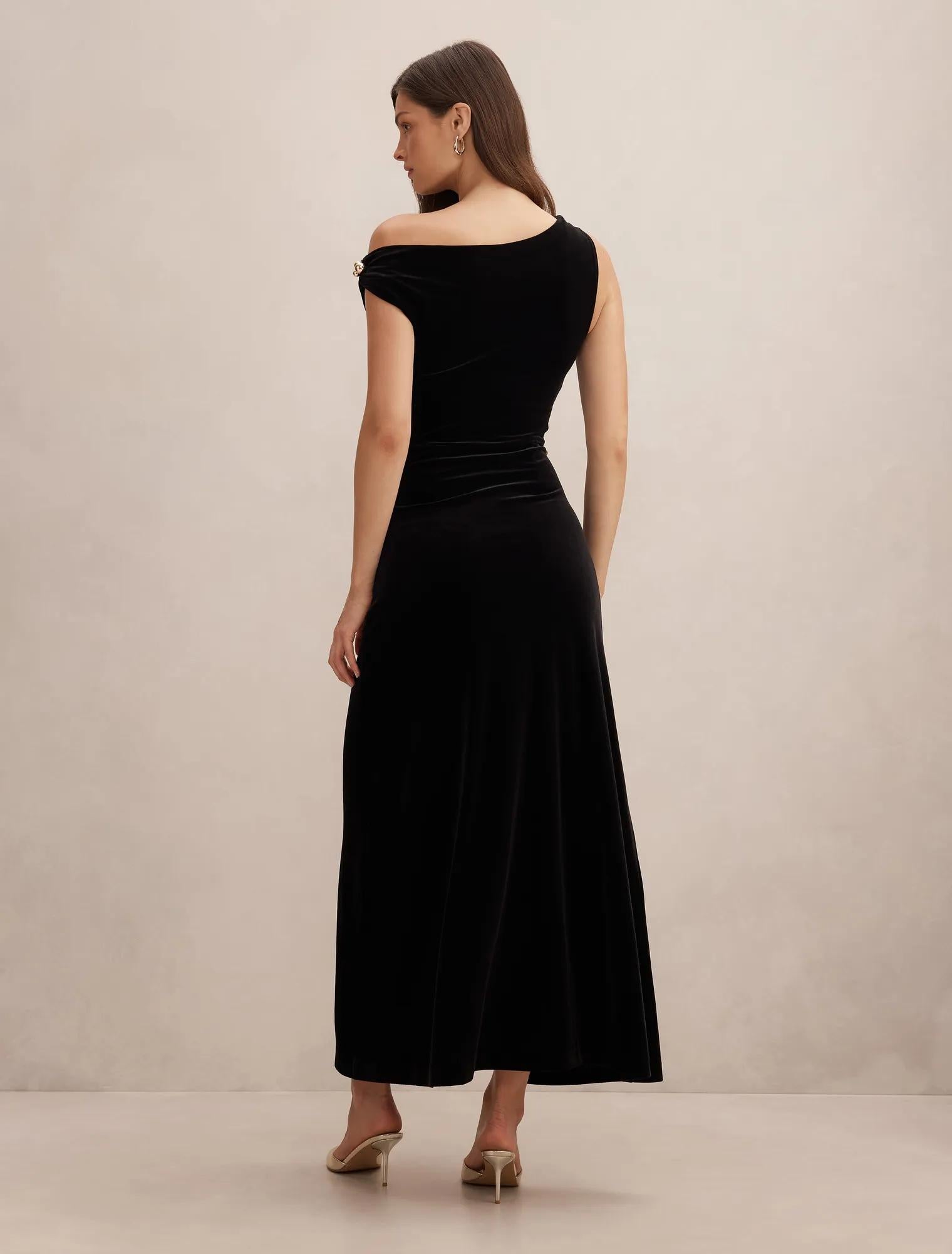 Winslet Off Shoulder Velvet Gown Black
