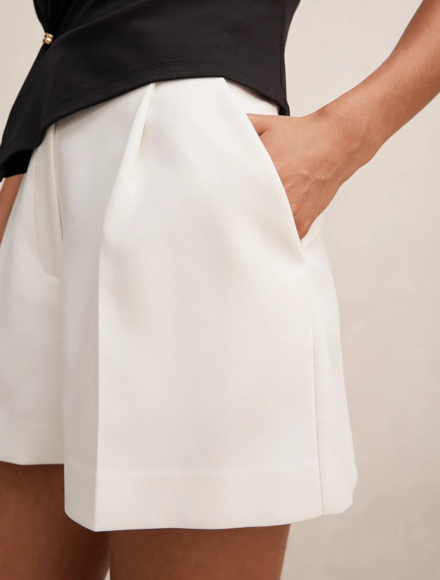 Winslet Tailored Short Porcelain