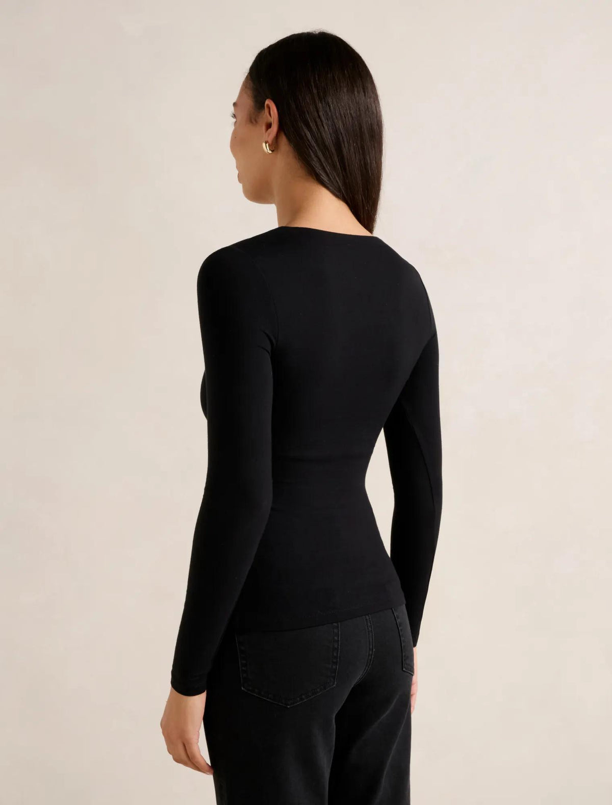 Jacqui Scoop Long Sleeve Black