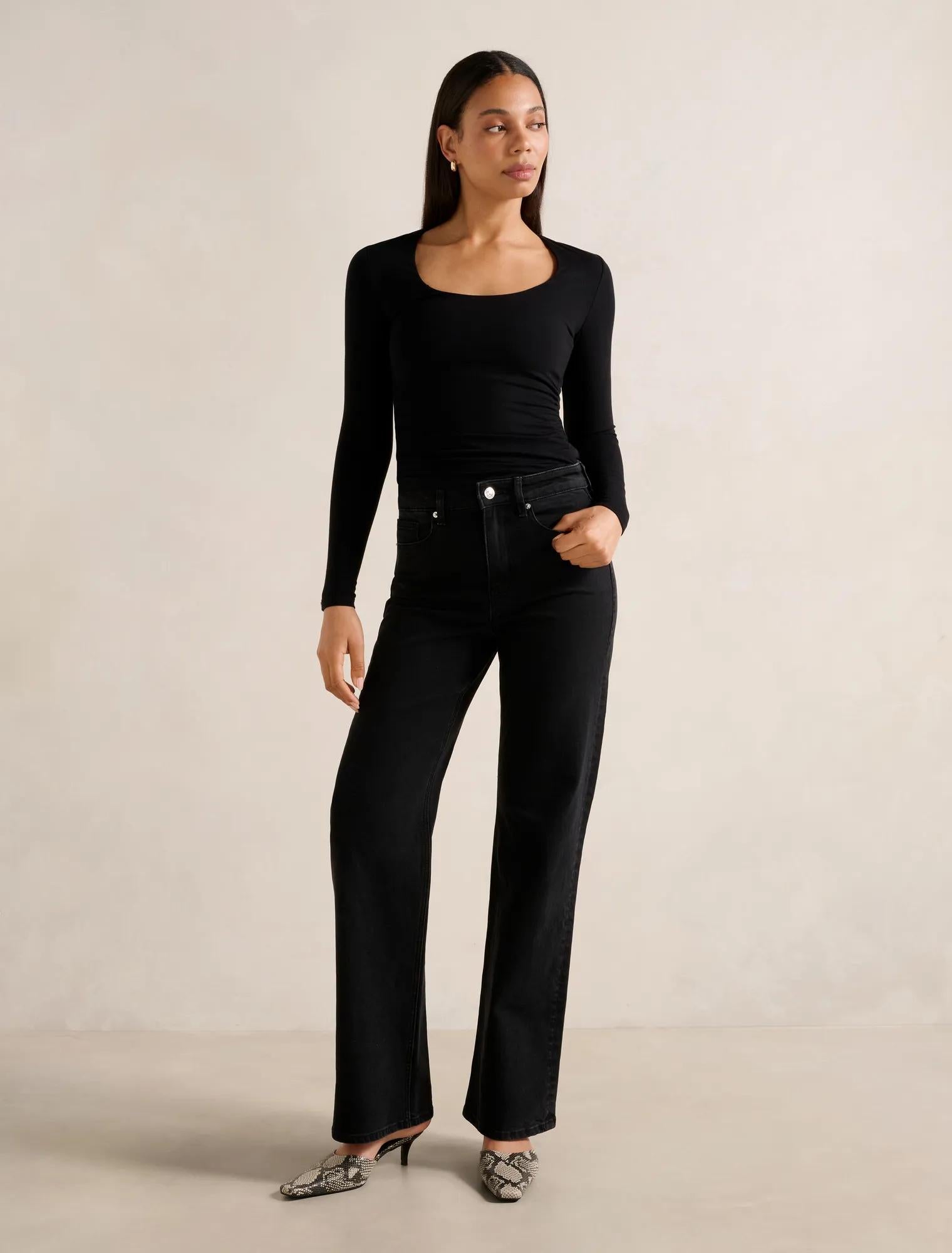 Jacqui Scoop Long Sleeve Black