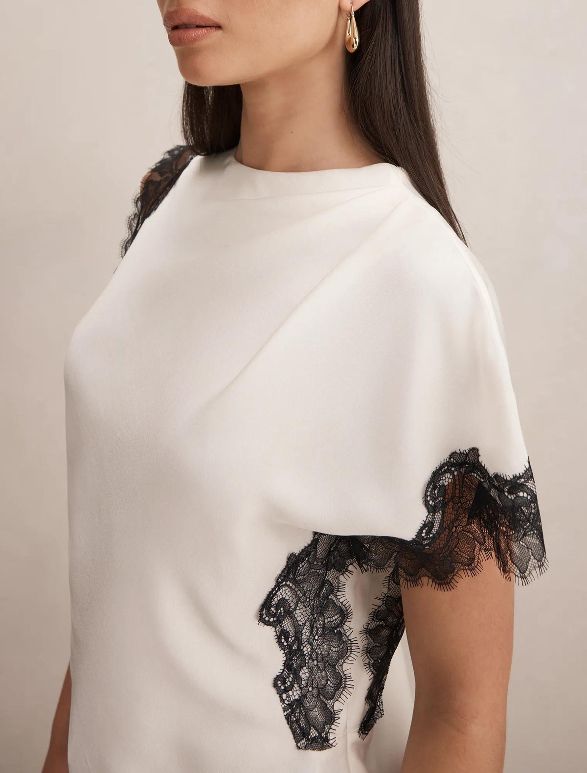 Dixie Asymmetric Lace Top Cream / Black