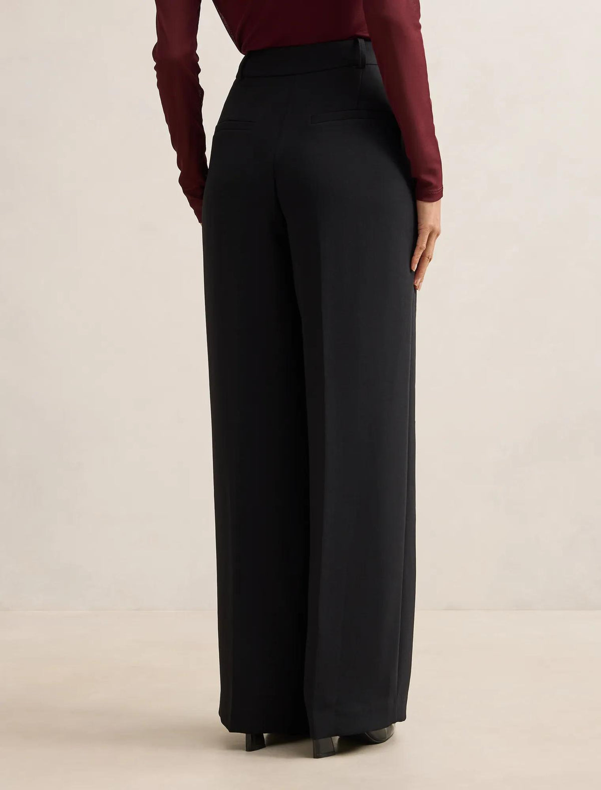 Dahlia Petite Straight Leg Pant Black