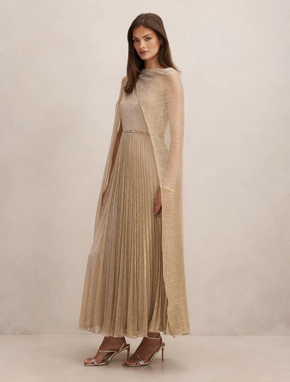 Agnes Cape Plisse Maxi Soft Gold