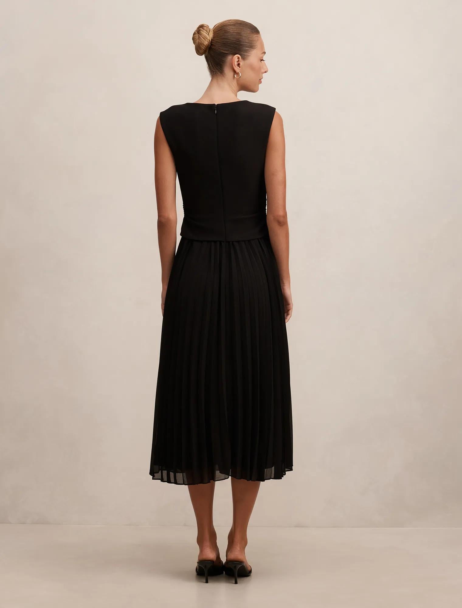 Emilia 2 in 1 Pleated Midi Black