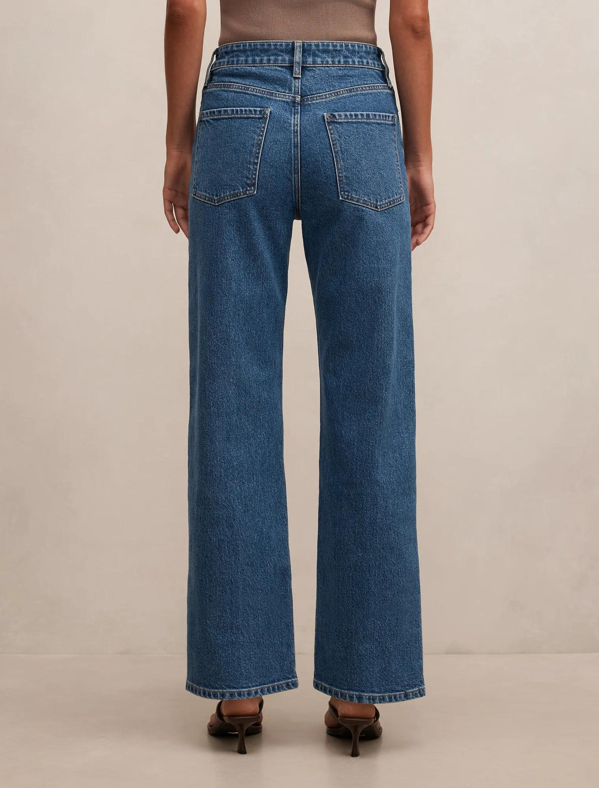 Nicki Mid Rise Straight Jeans Mid Wash