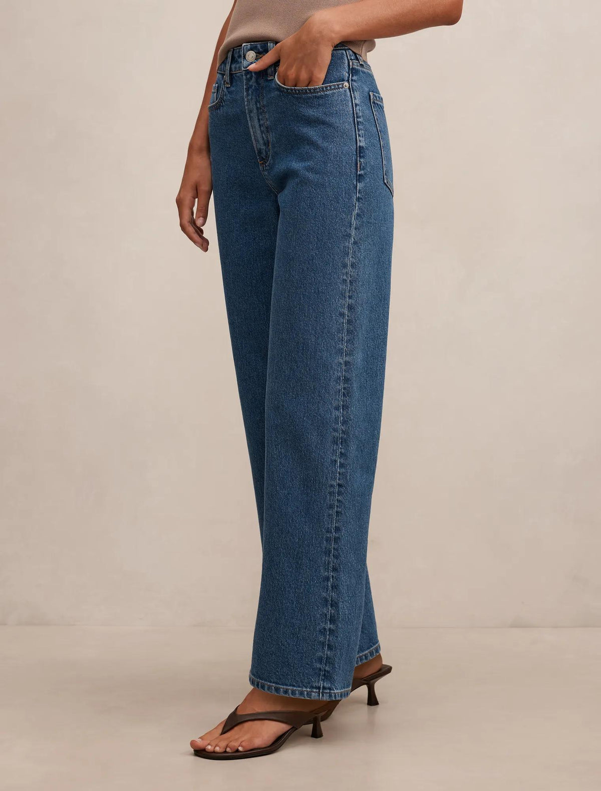 Nicki Mid Rise Straight Jeans Mid Wash