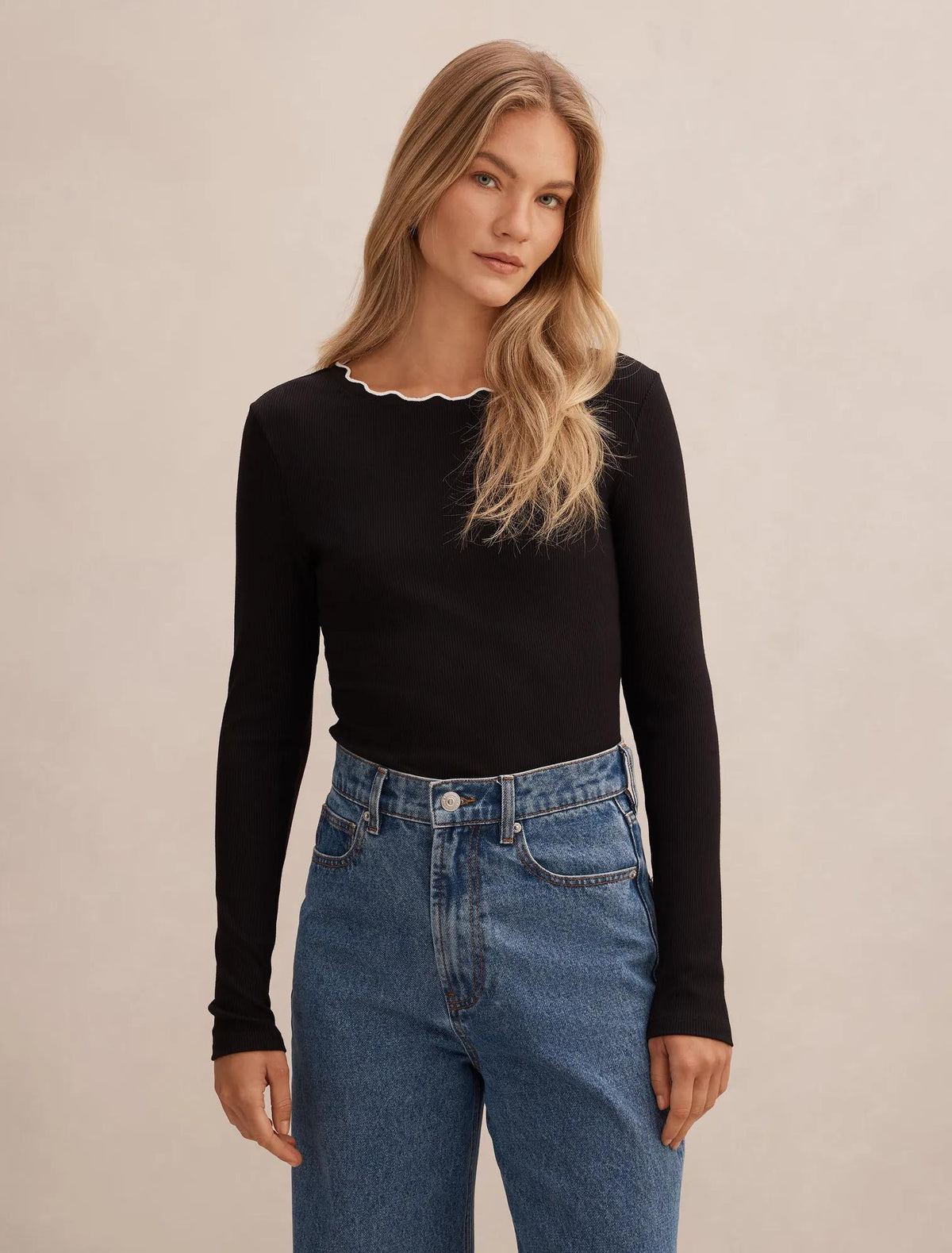 Rebecca Scallop Long Sleeve Black/ Porcelain