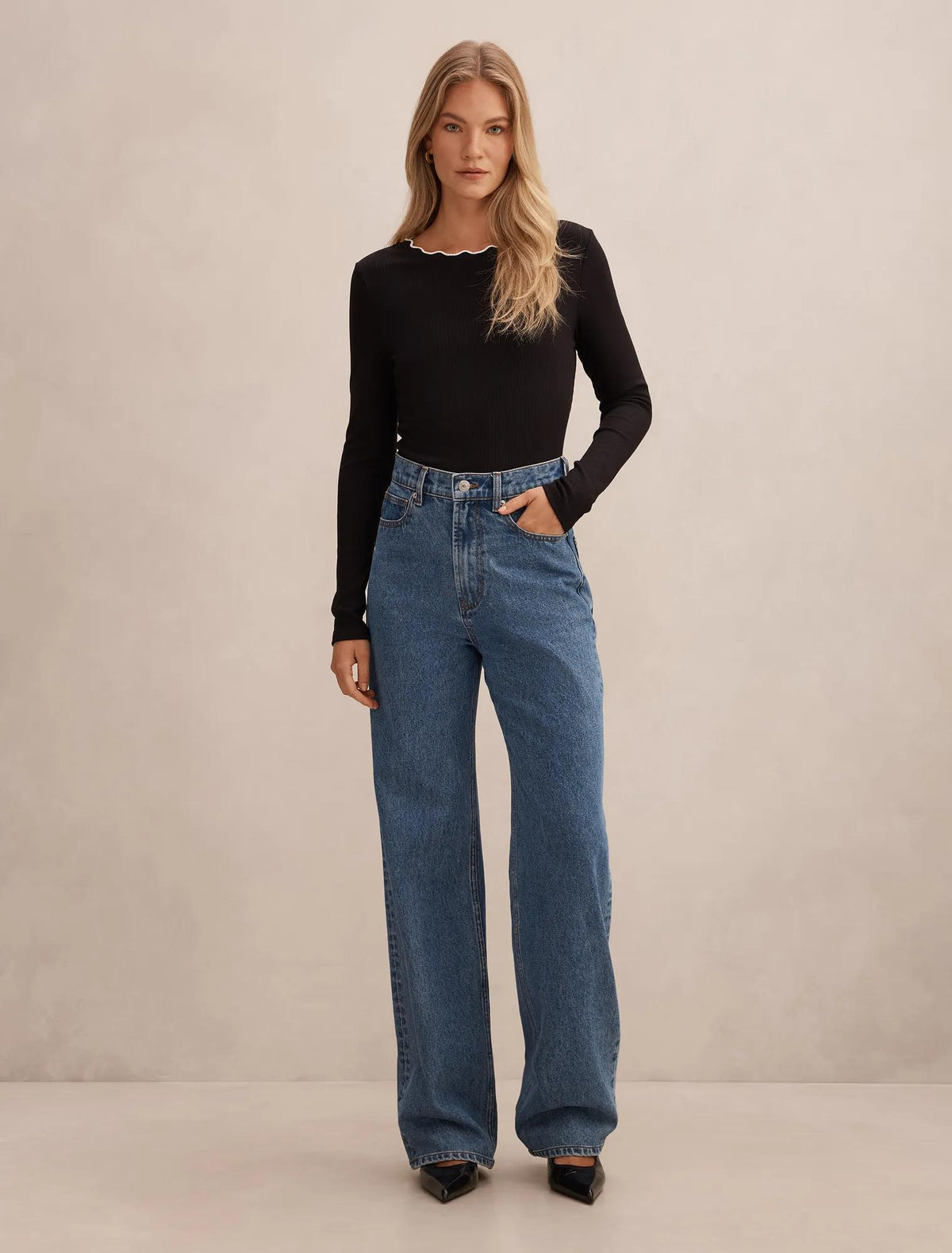 Rebecca Scallop Long Sleeve Black/ Porcelain