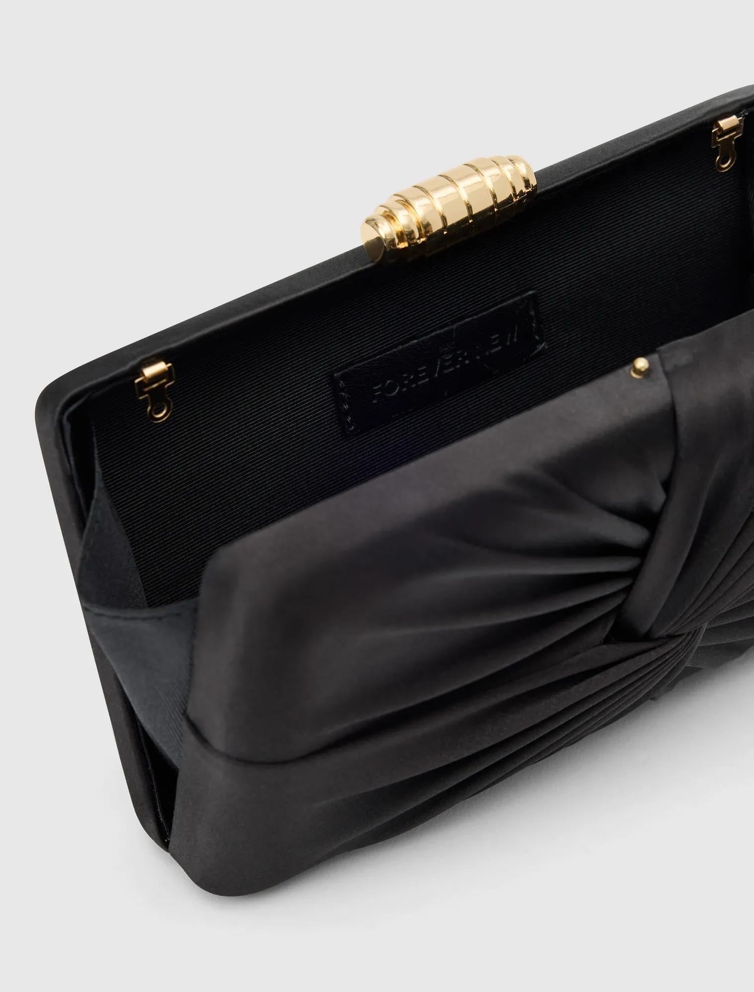 Tate Twist Satin Hardcase Black