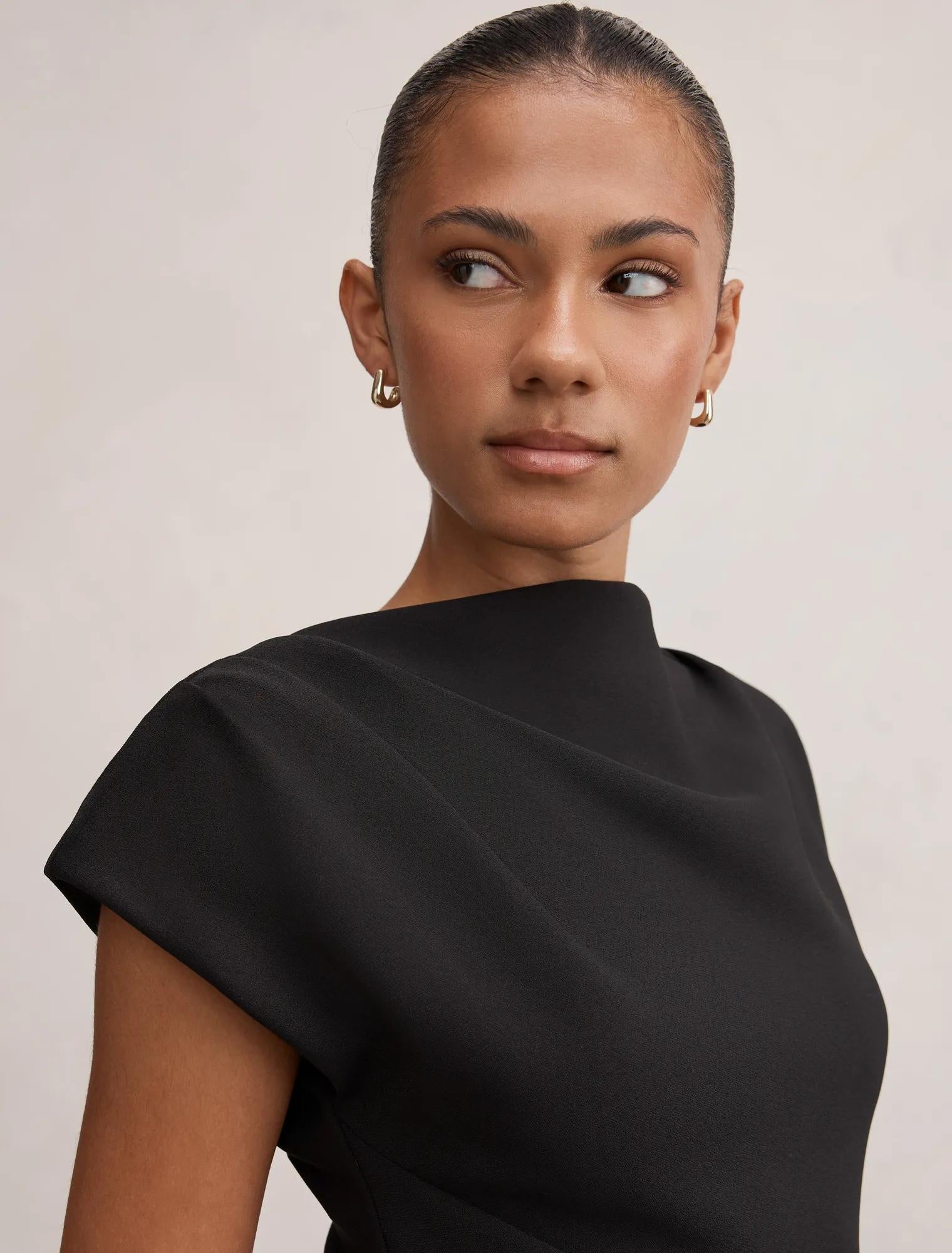 Sophia Hardware Detail Top Black