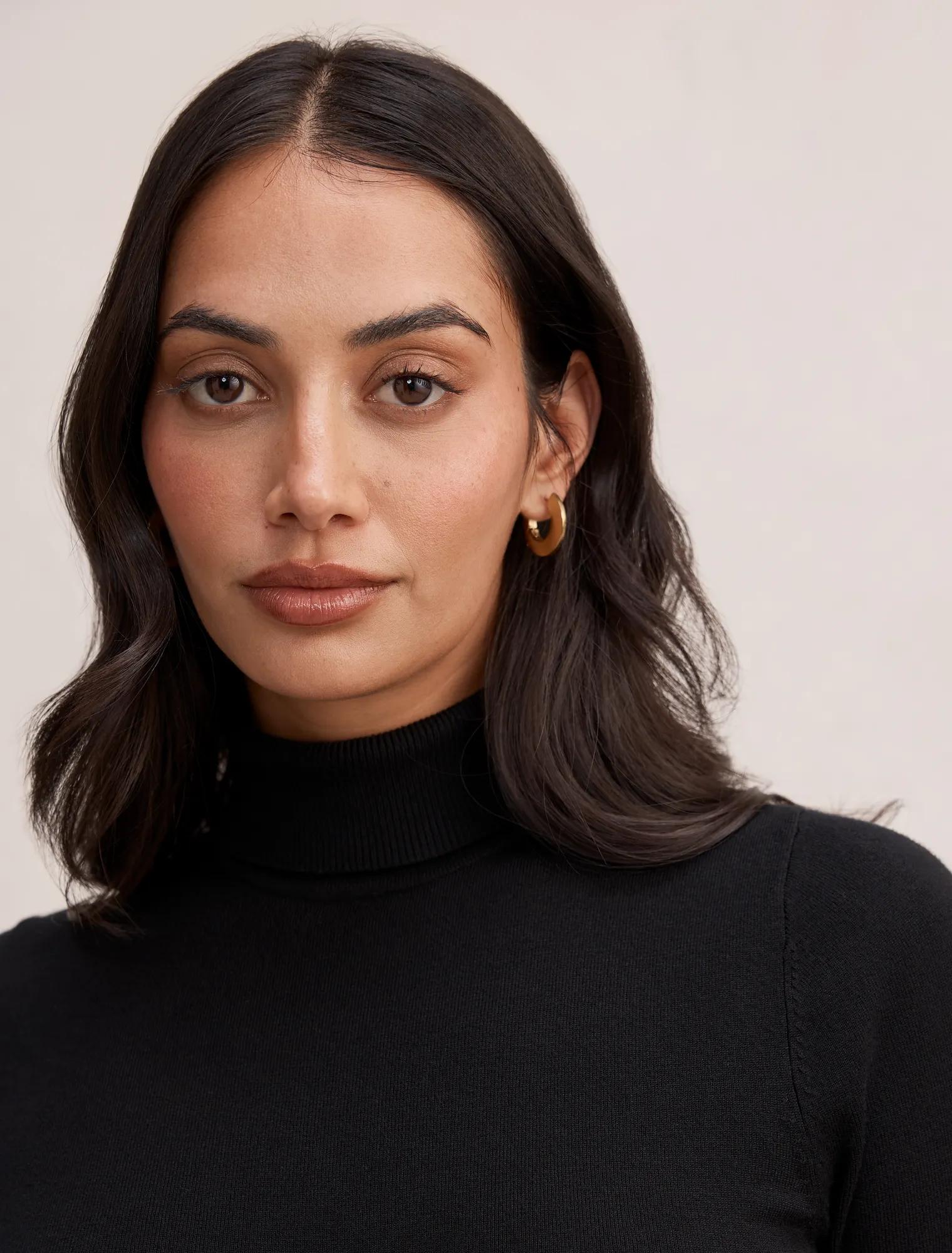 Kate Roll Neck Tee Black