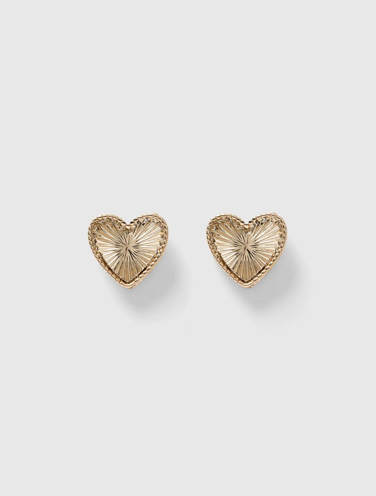 Enya Engraved Heart Stud Gold_mannequin