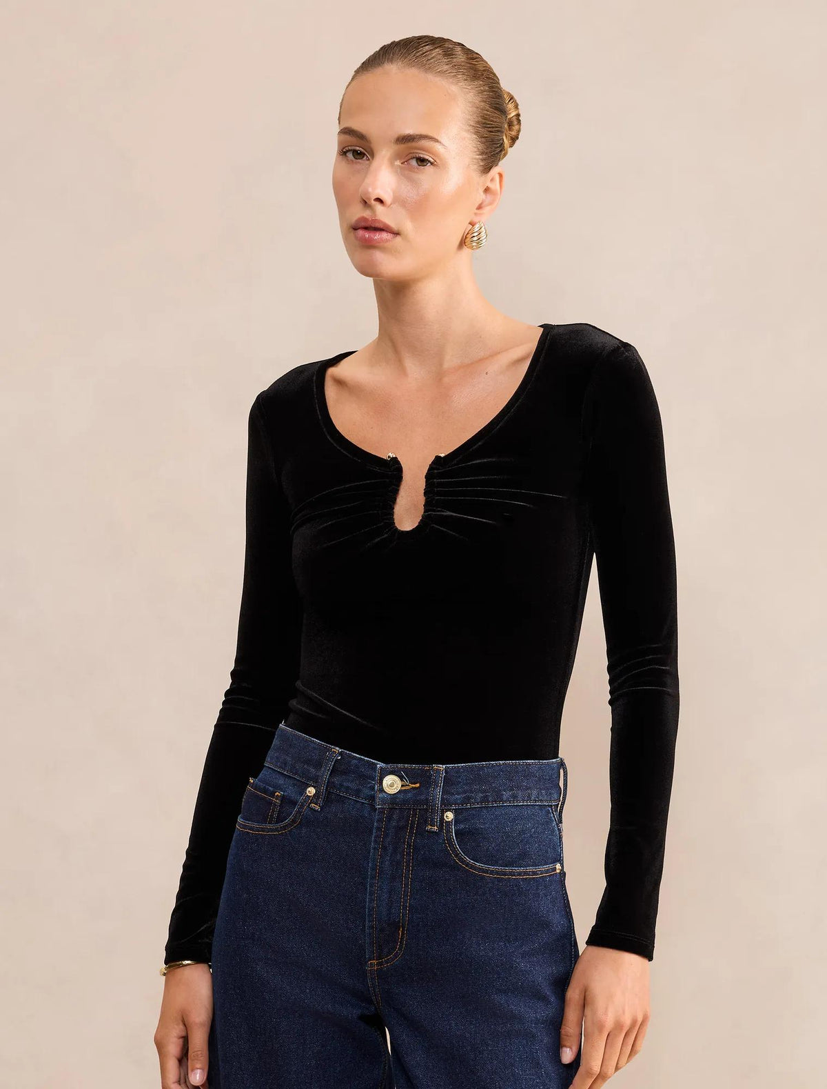 Audrey Velvet Hardware Long Sleeve Black