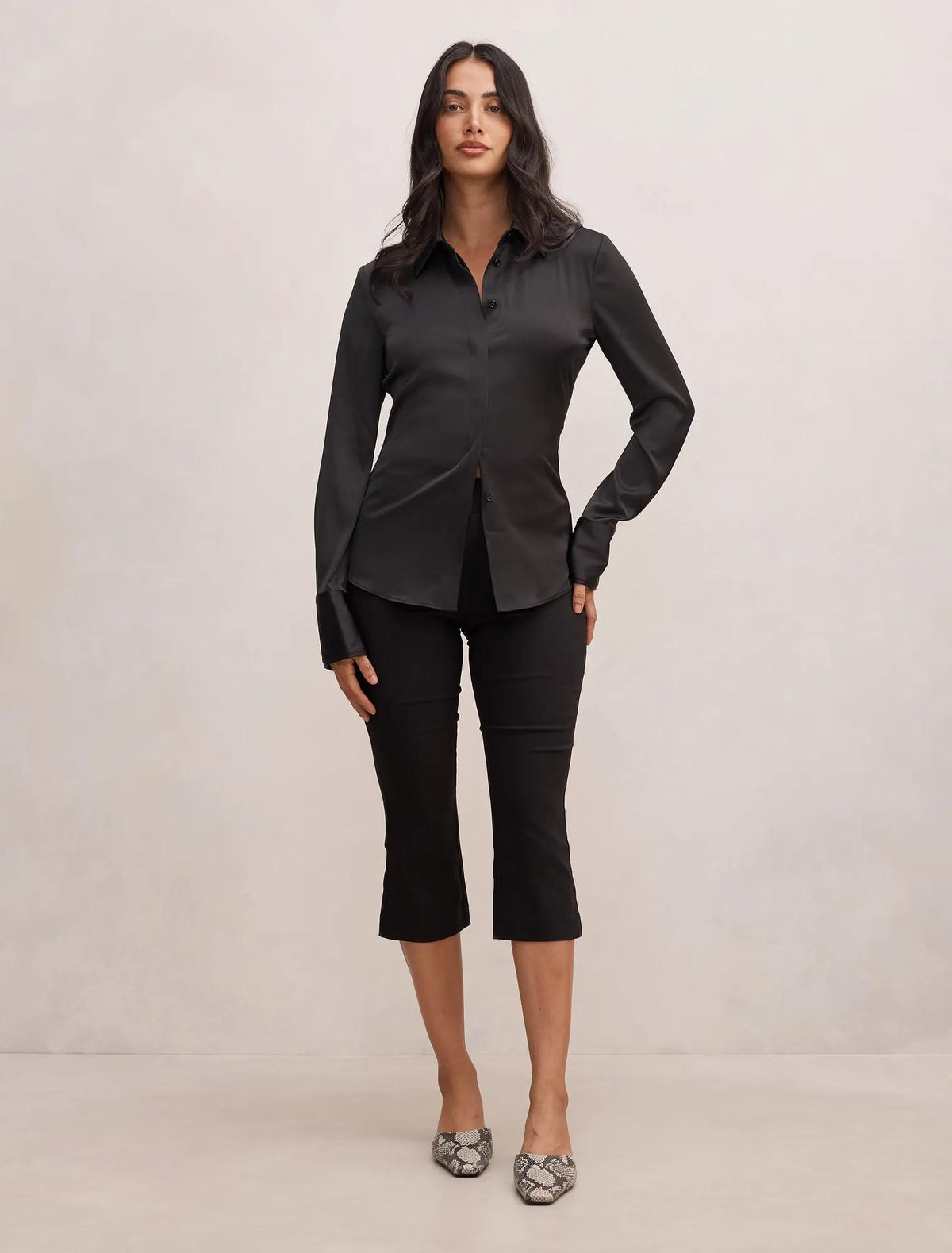Alexis Flared Hem Capri Black