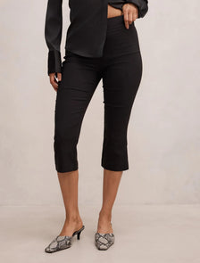 Alexis Flared Hem Capri Black