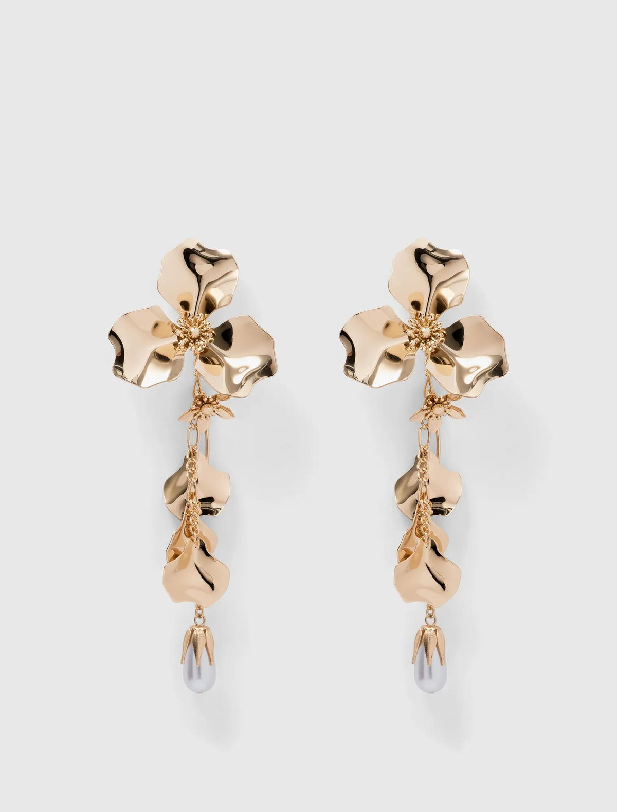 Signature Bea Flower Statement Earring Gold_mannequin