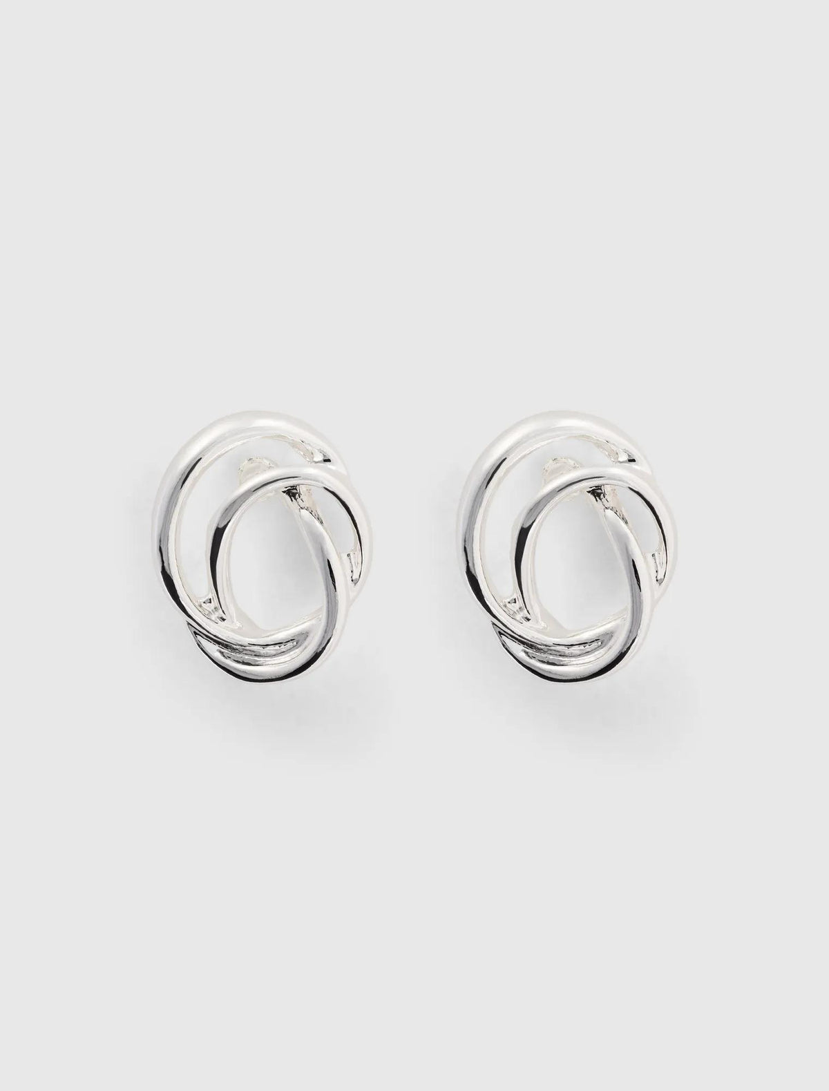 Tina Twist Earring Silver_mannequin