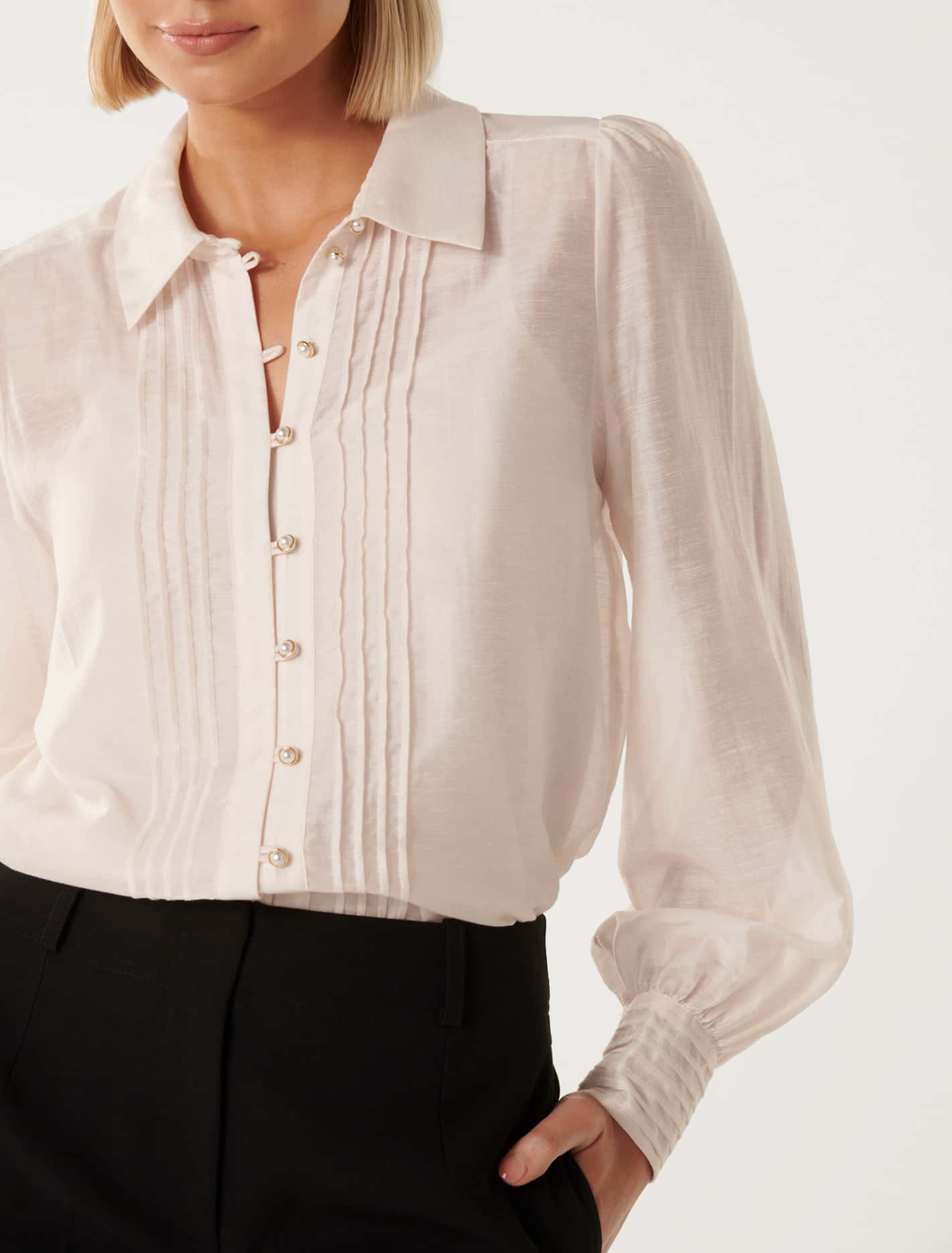 Hazel Pearl Button Pintuck Shirt Neutral_mannequin