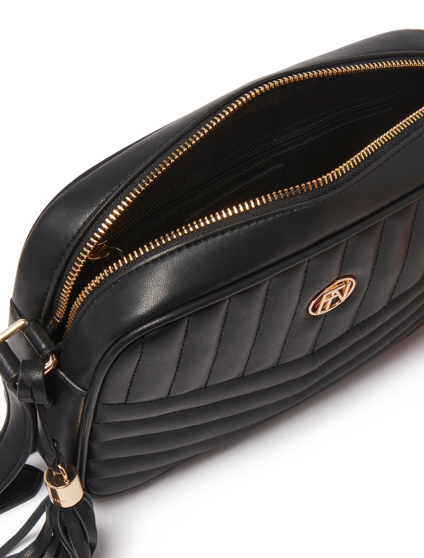 Quinn Quilted Camera Bag - Signature Black_mannequin