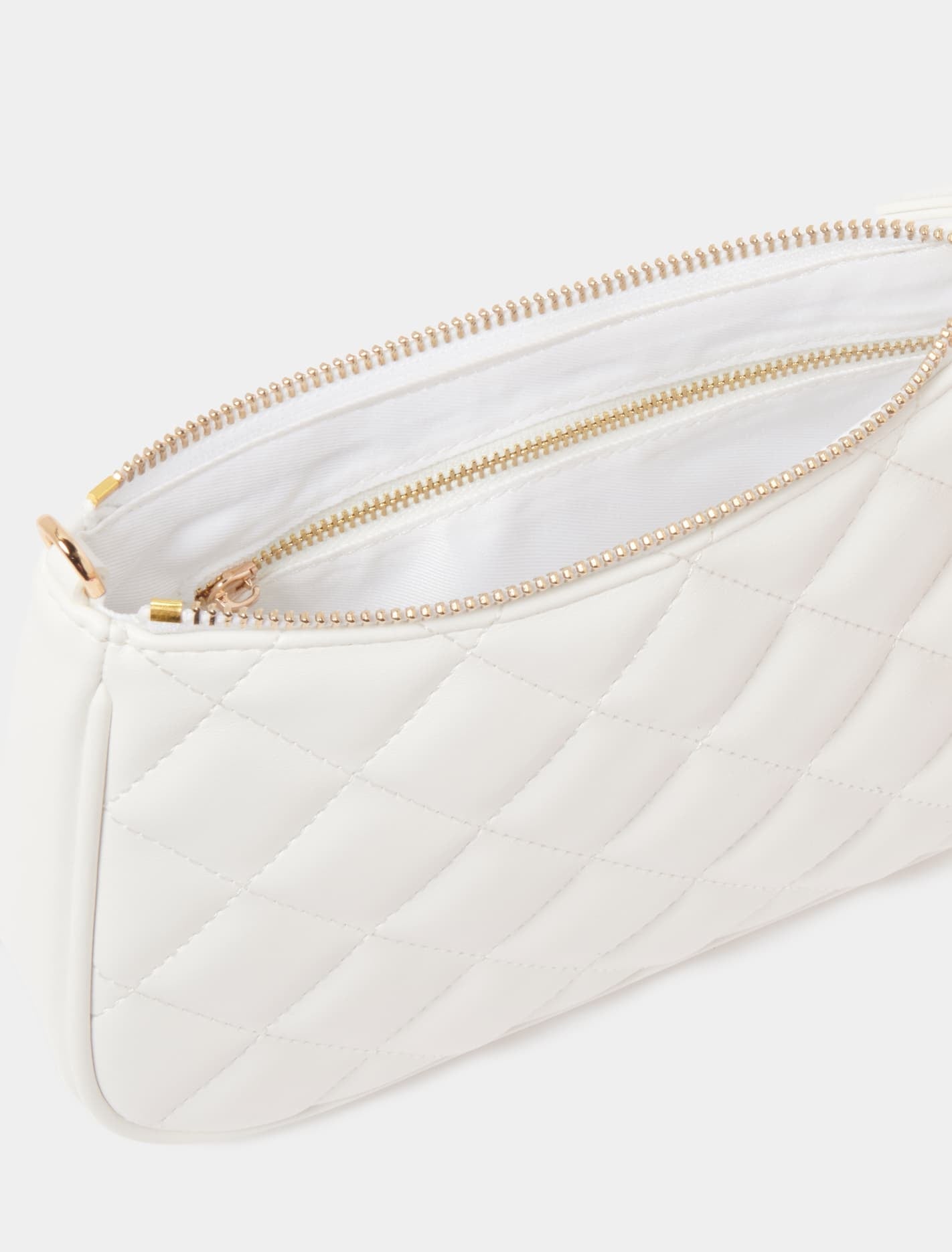 Penelope Quilt Shoulder Bag White_mannequin