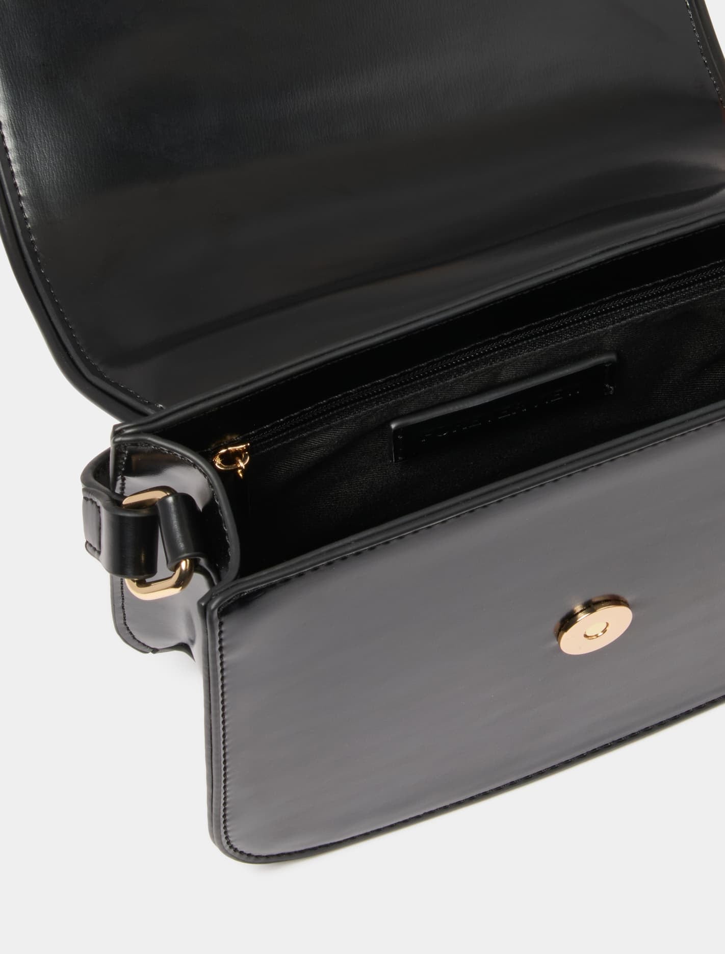 Ophelia Organic Crossbody Black_mannequin
