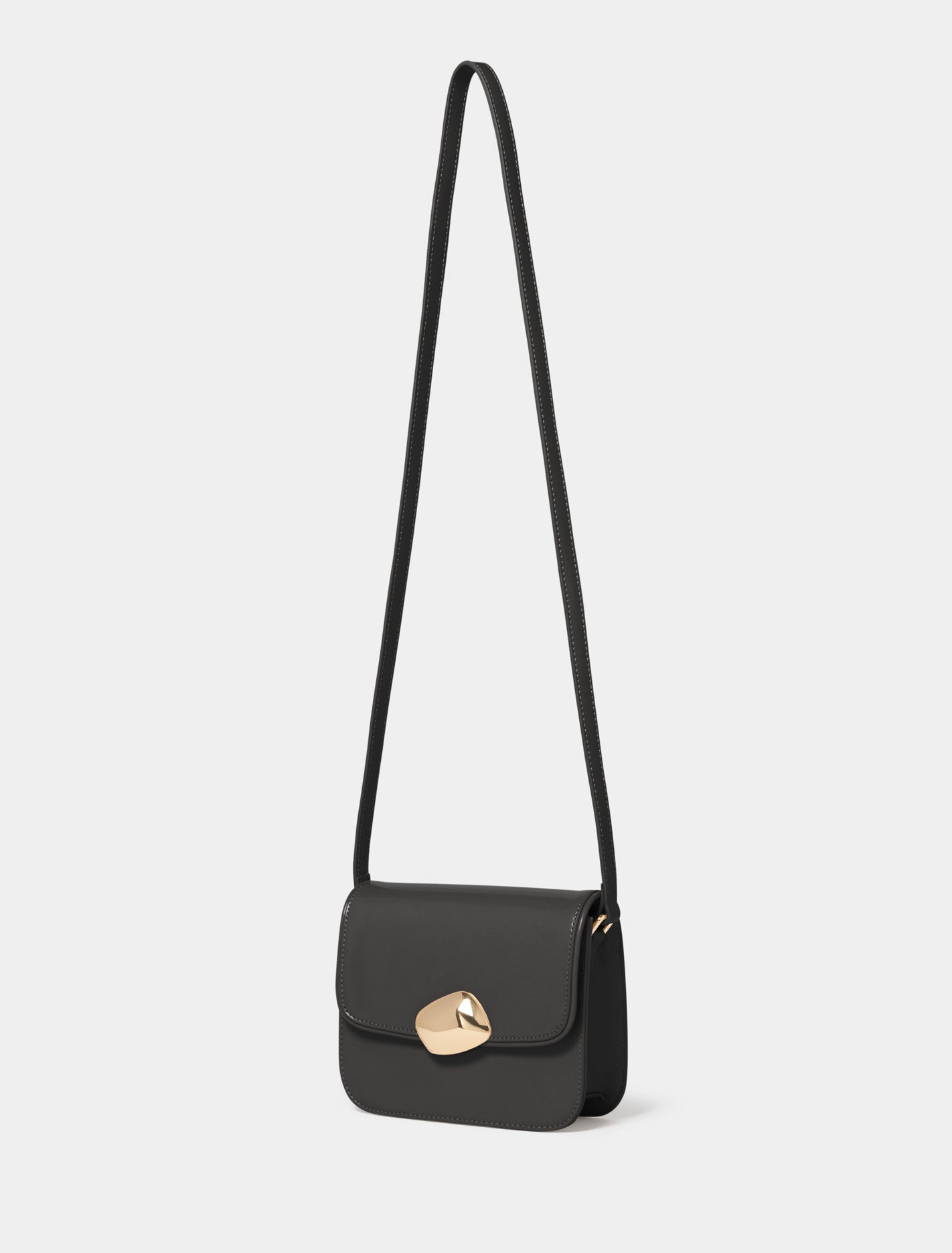 Ophelia Organic Crossbody Black_mannequin