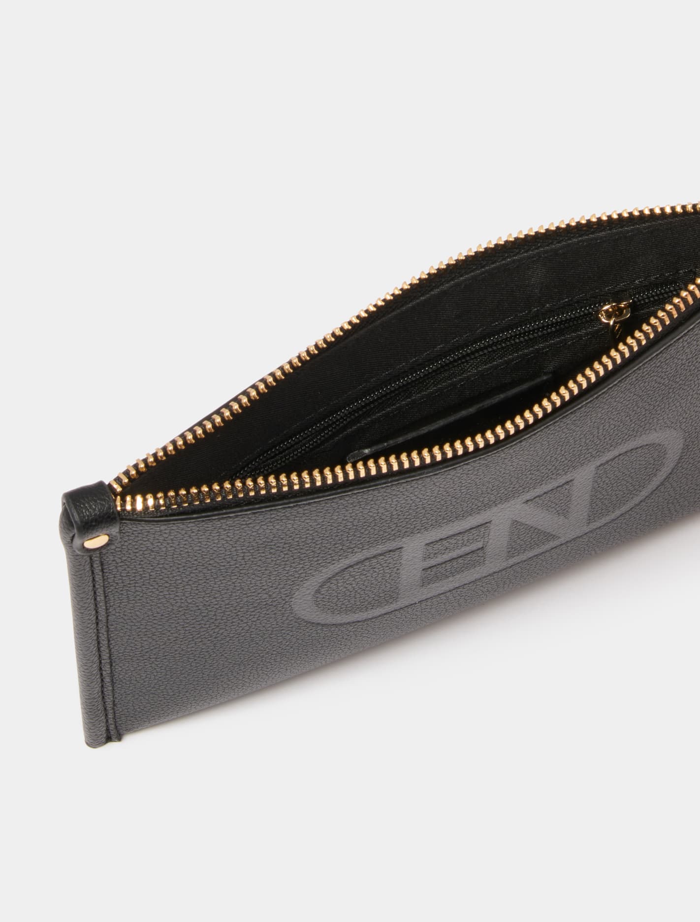 Alannah Logo Wristlet Wallet Black_mannequin