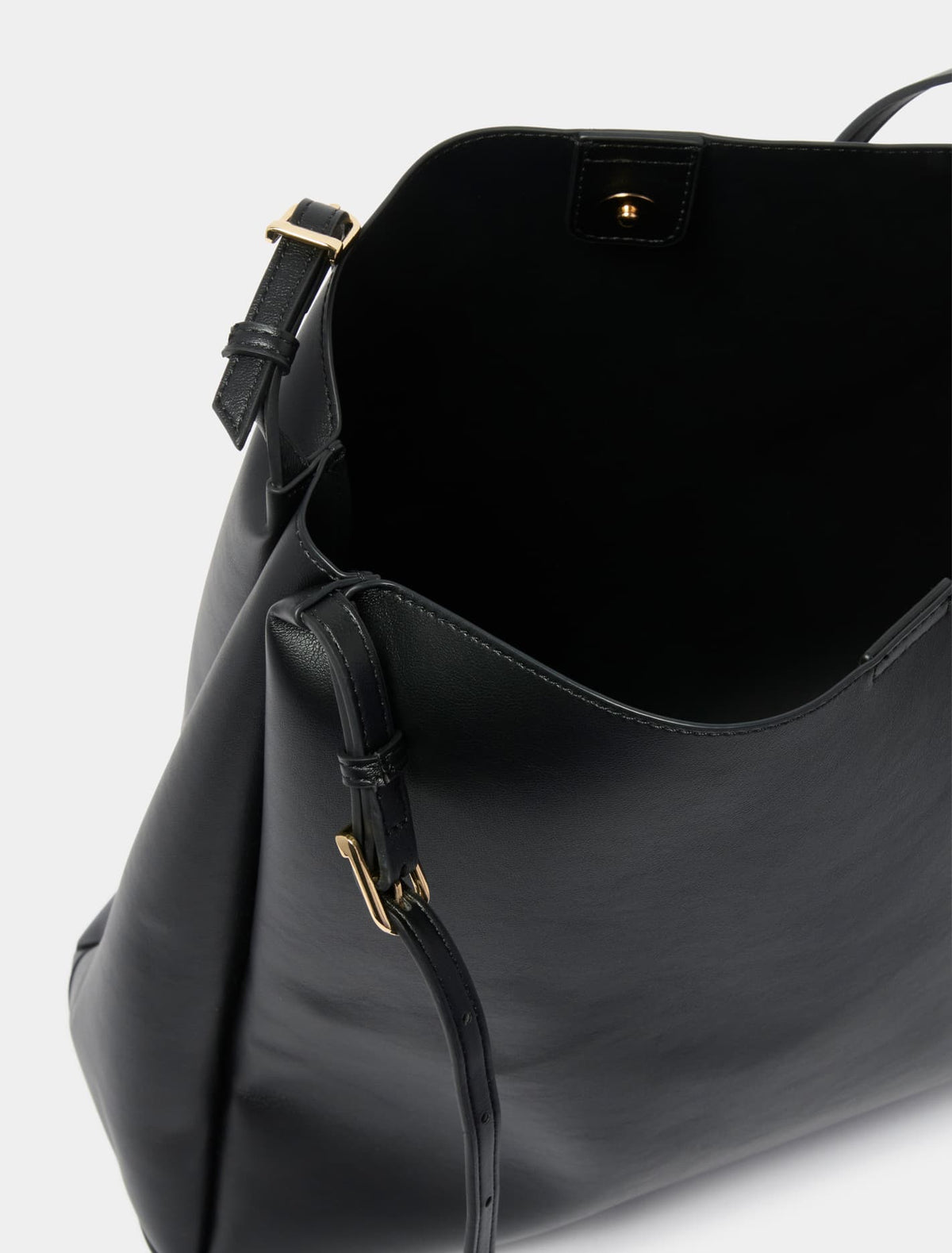 London Large Slouch Tote Black_mannequin