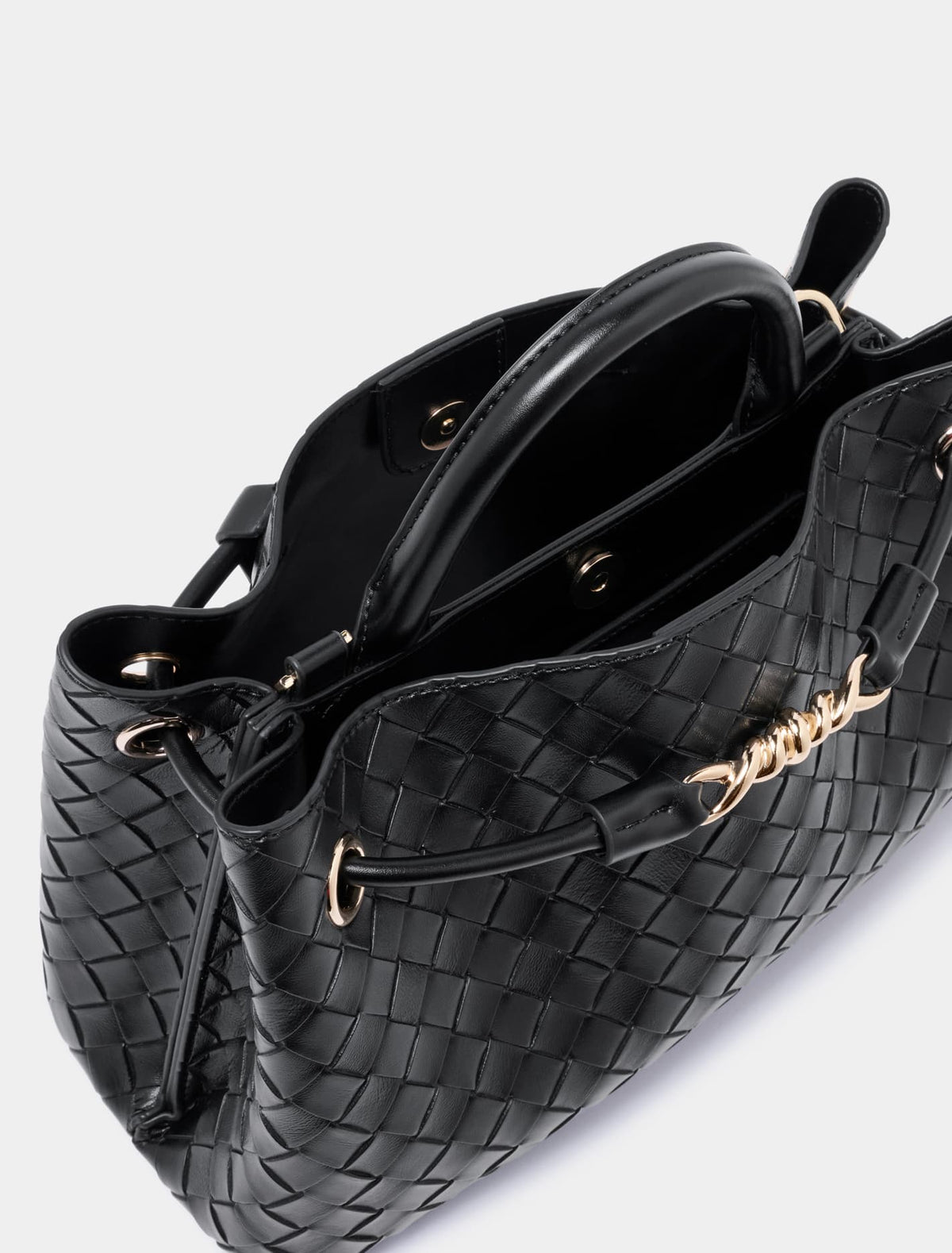 Winslow Weave East West Tote Black_mannequin