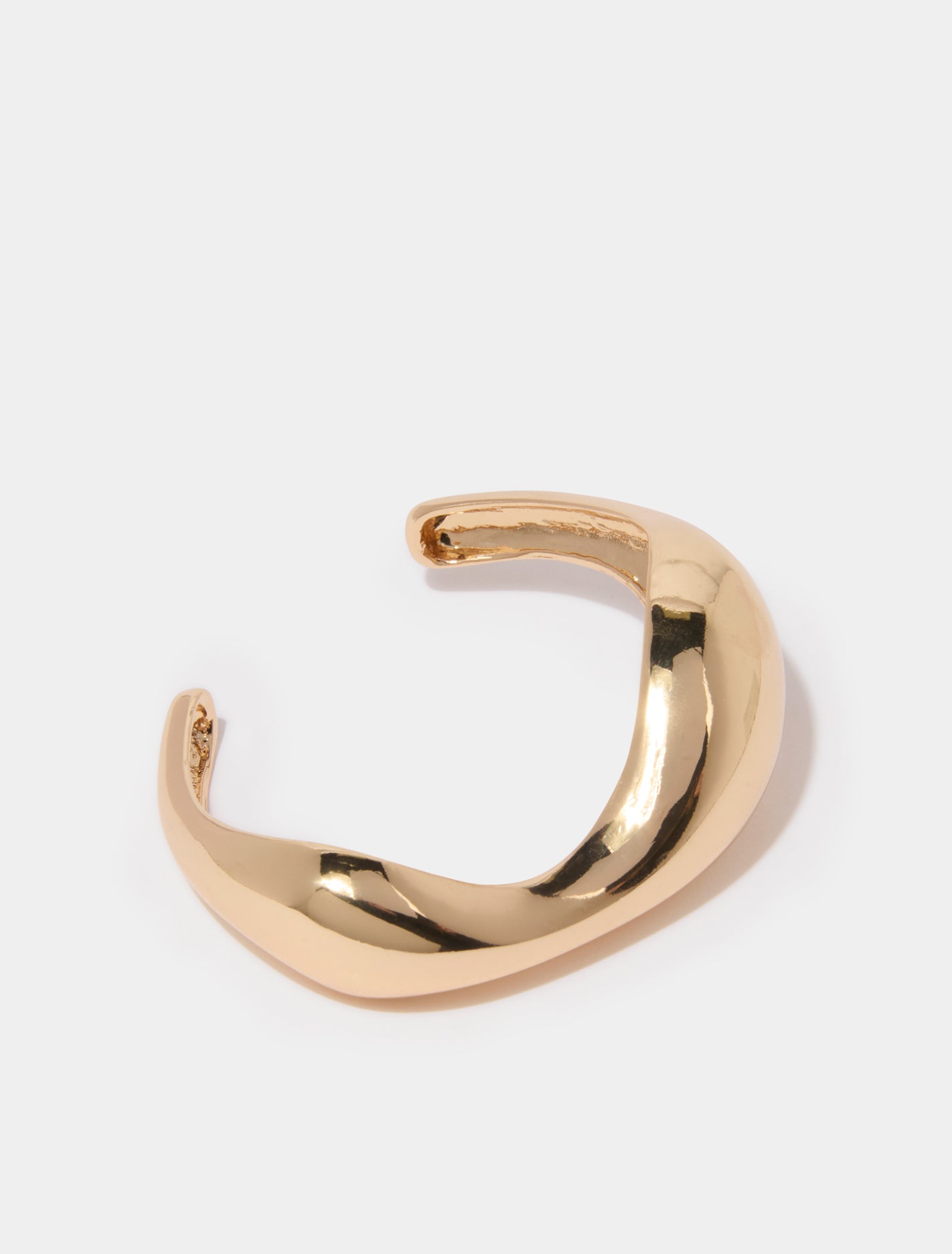 Signature Jocelyn Molten Cuff Gold_mannequin