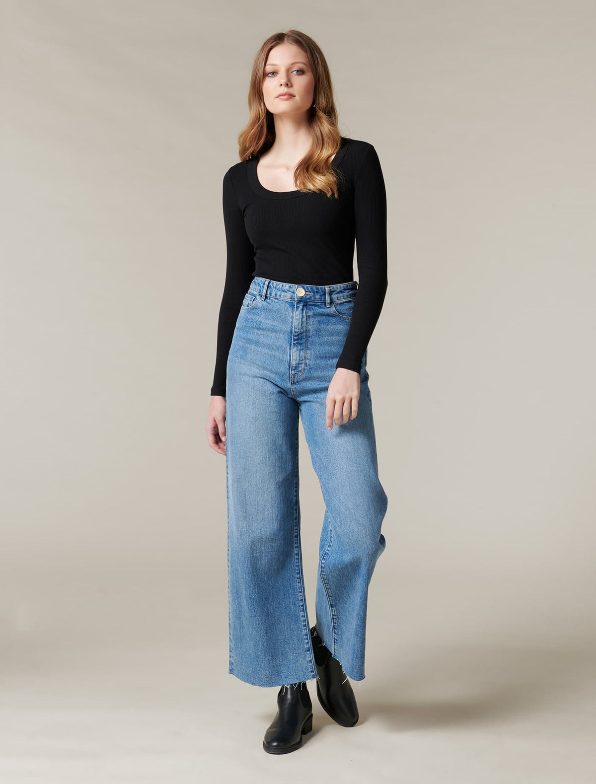 Sienna Scoop-Neck Long-Sleeve Top Black