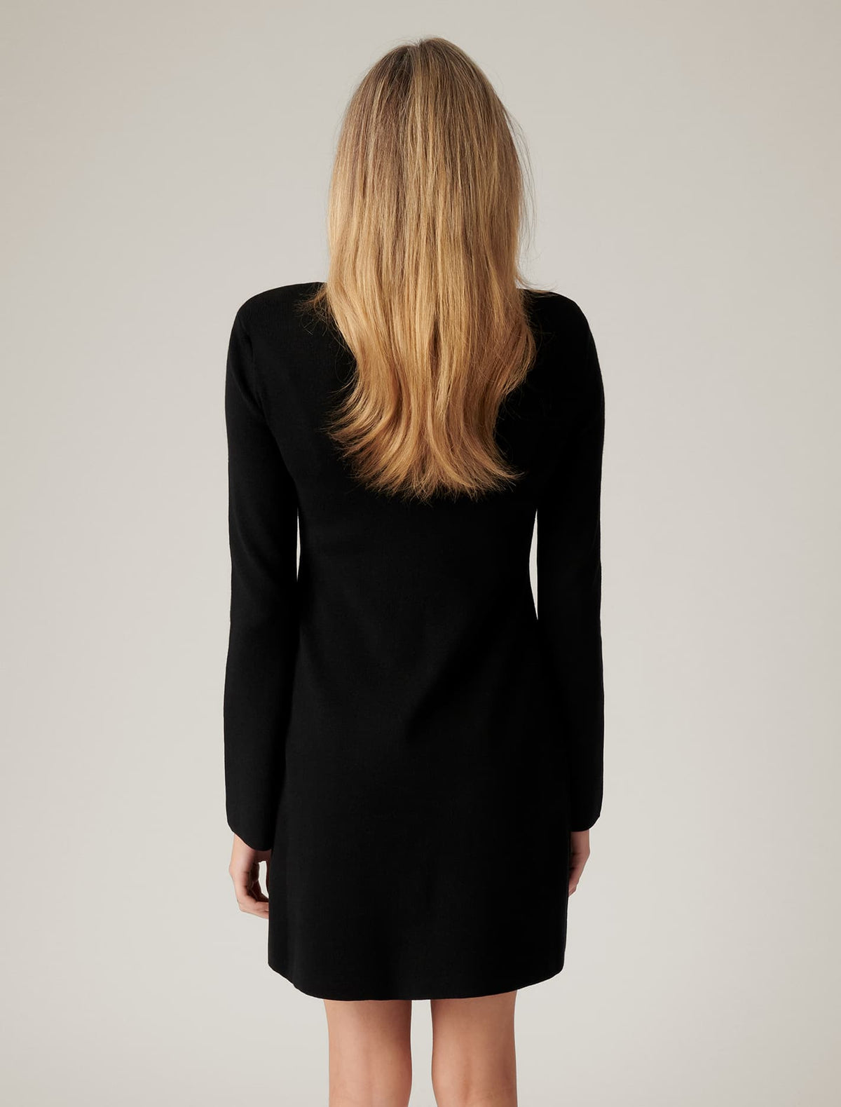 Leyla Extended Shoulder Knit Dress Black