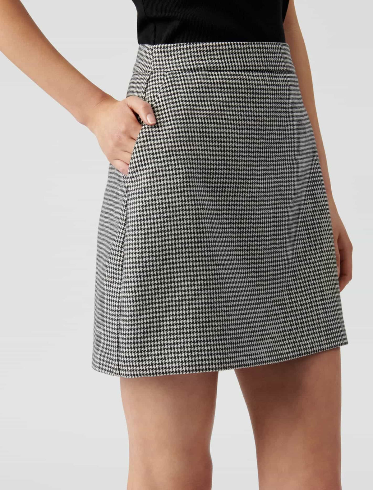 Noelle Houndstooth Mini Skirt Black & White