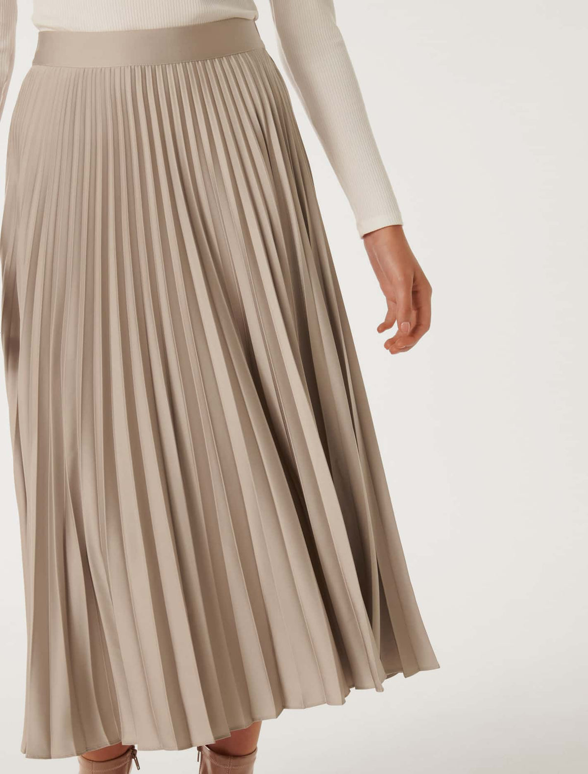 Ester Satin Pleated Skirt Silver Cloud
