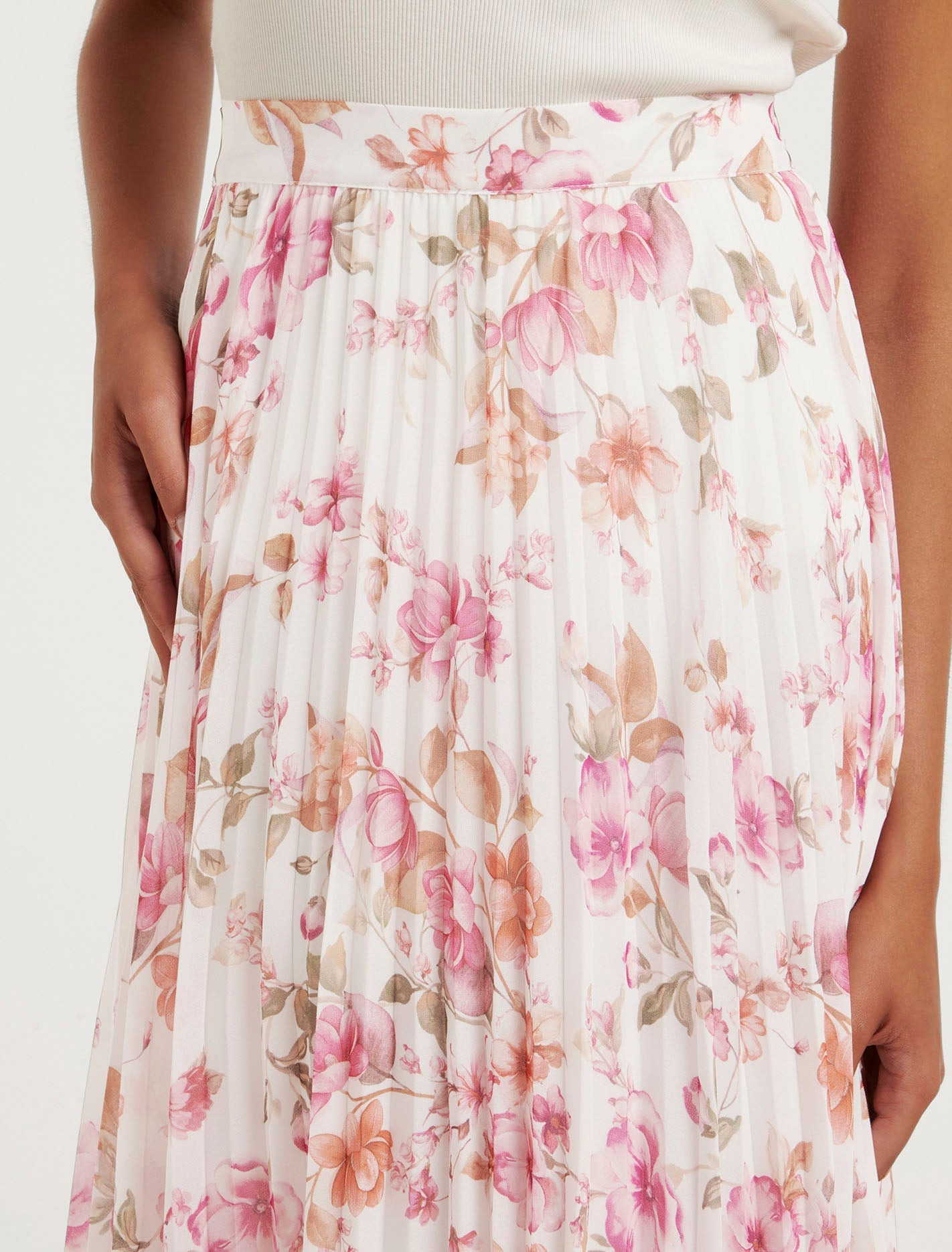 Hailee Petite Pleated Skirt Pink Holland Floral