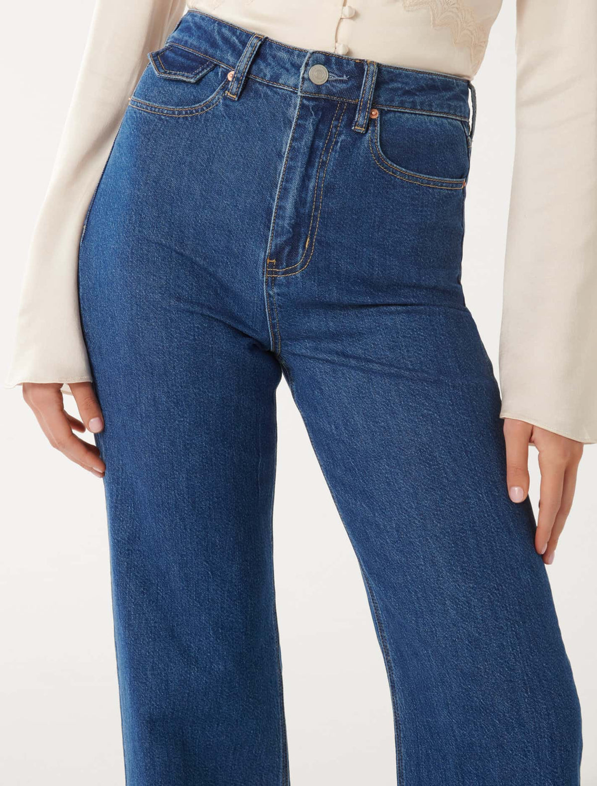 Lily Straight Leg Jean Mid Wash
