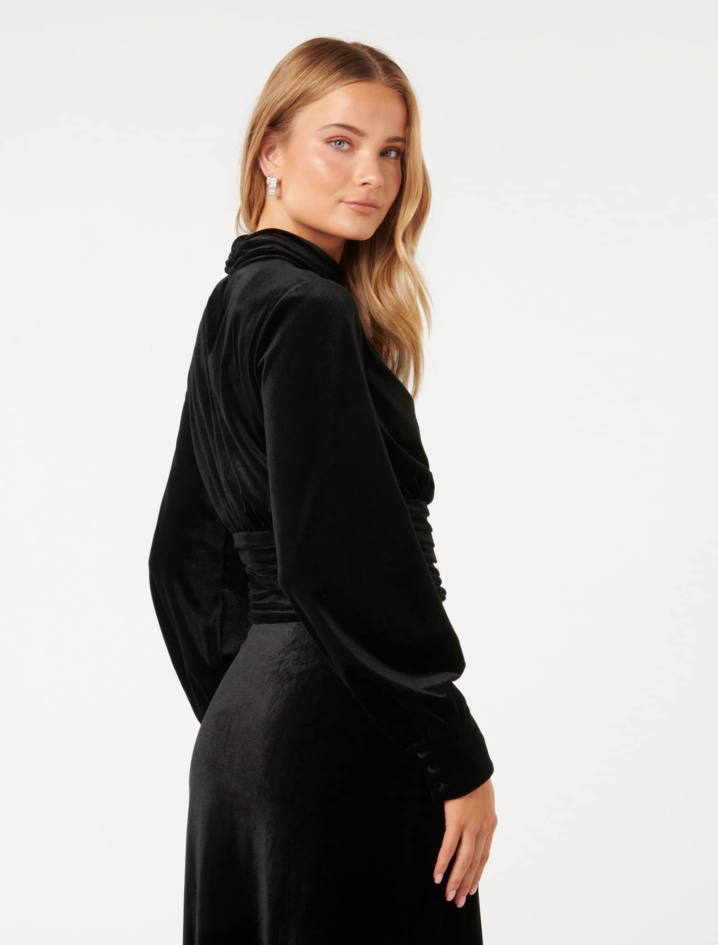 Viola Velvet Keyhole Top Black