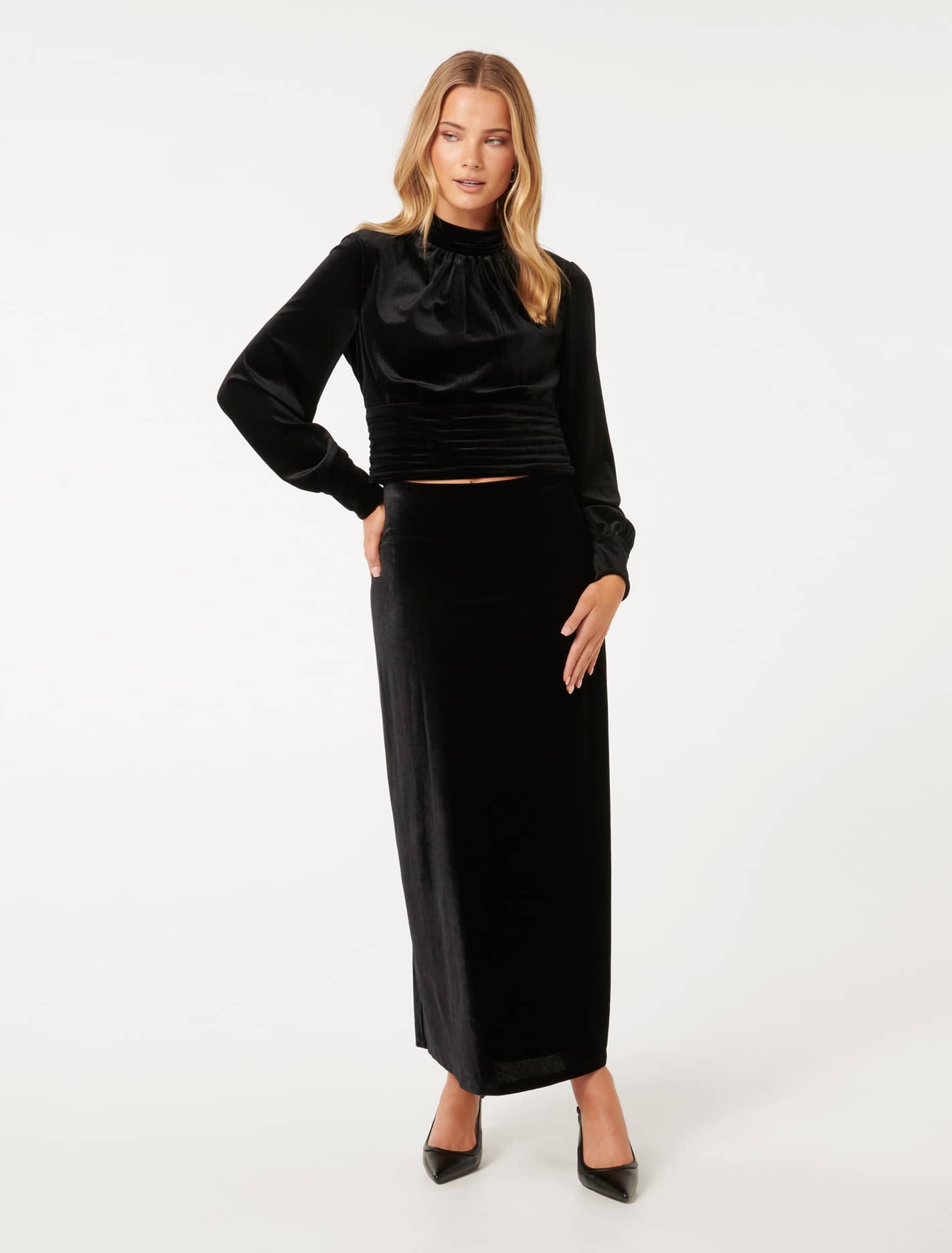 Viola Velvet Keyhole Top Black