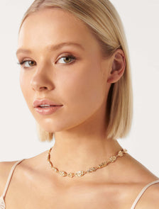 Signature Priscilla Textured Disc Necklace Gold