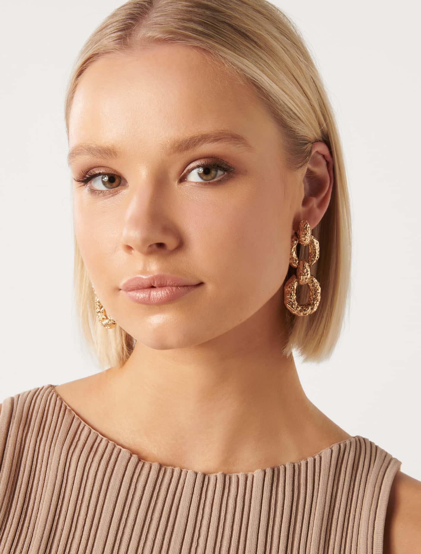 Signature Tabitha Textured Link Earring Gold
