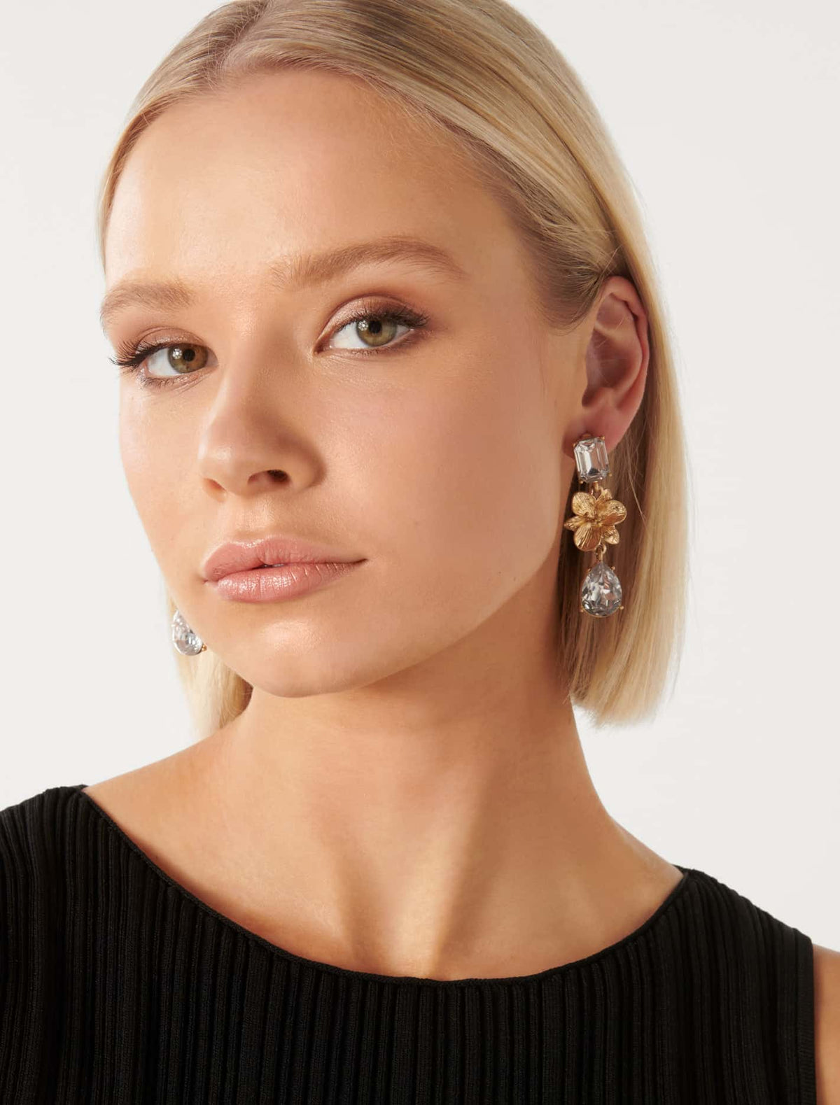 Signature Blythe Glass Flower Drop Earring Gold / Crystal