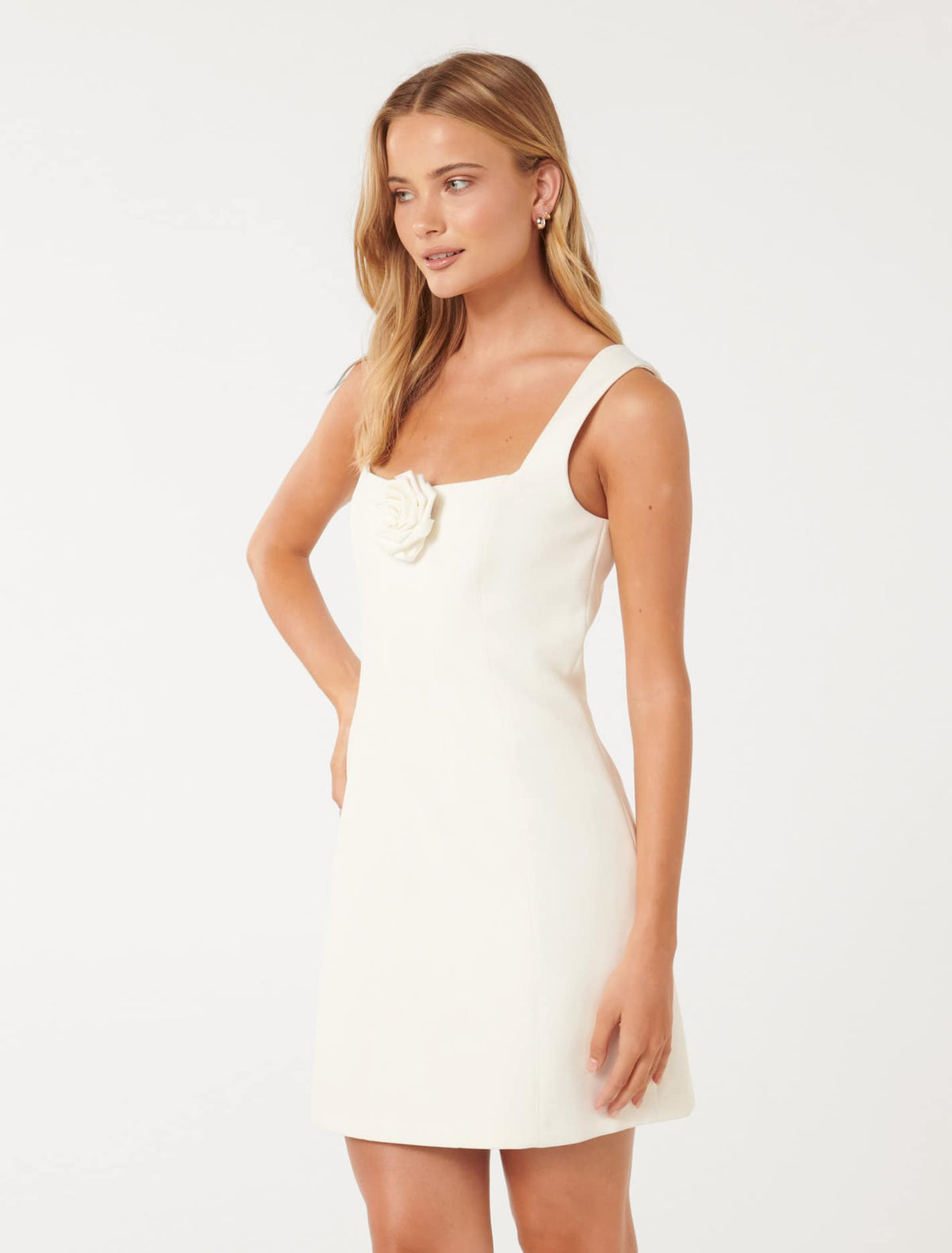 Kate Structured Rosette Mini Porcelain