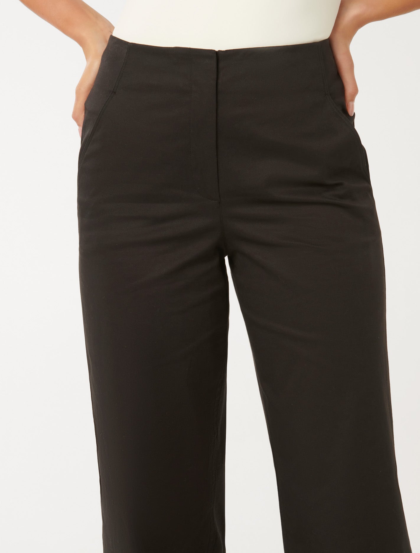 Cassandra Cropped Straight Pant Black
