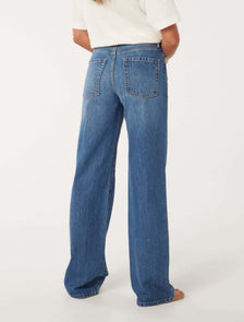Sky Straight Leg Jean Mid Wash