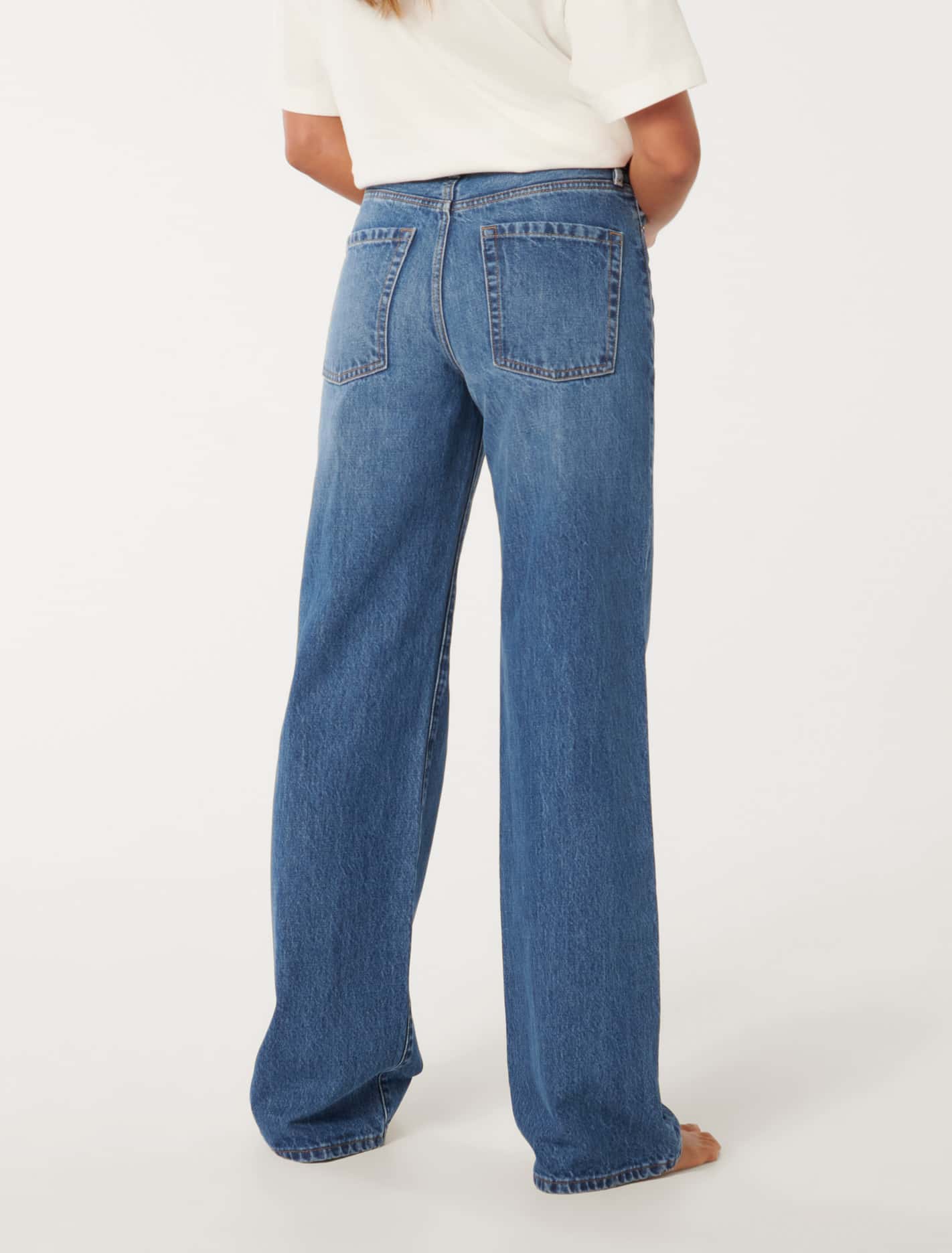 Sky Straight Leg Jean Mid Wash