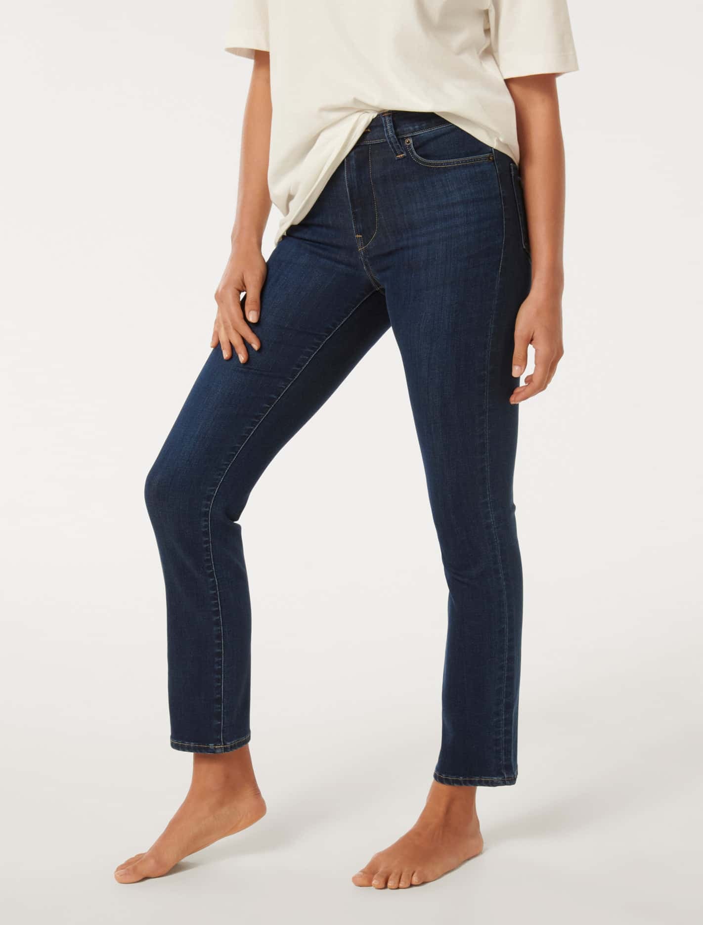 Fran Straight Leg Crop Mid Wash