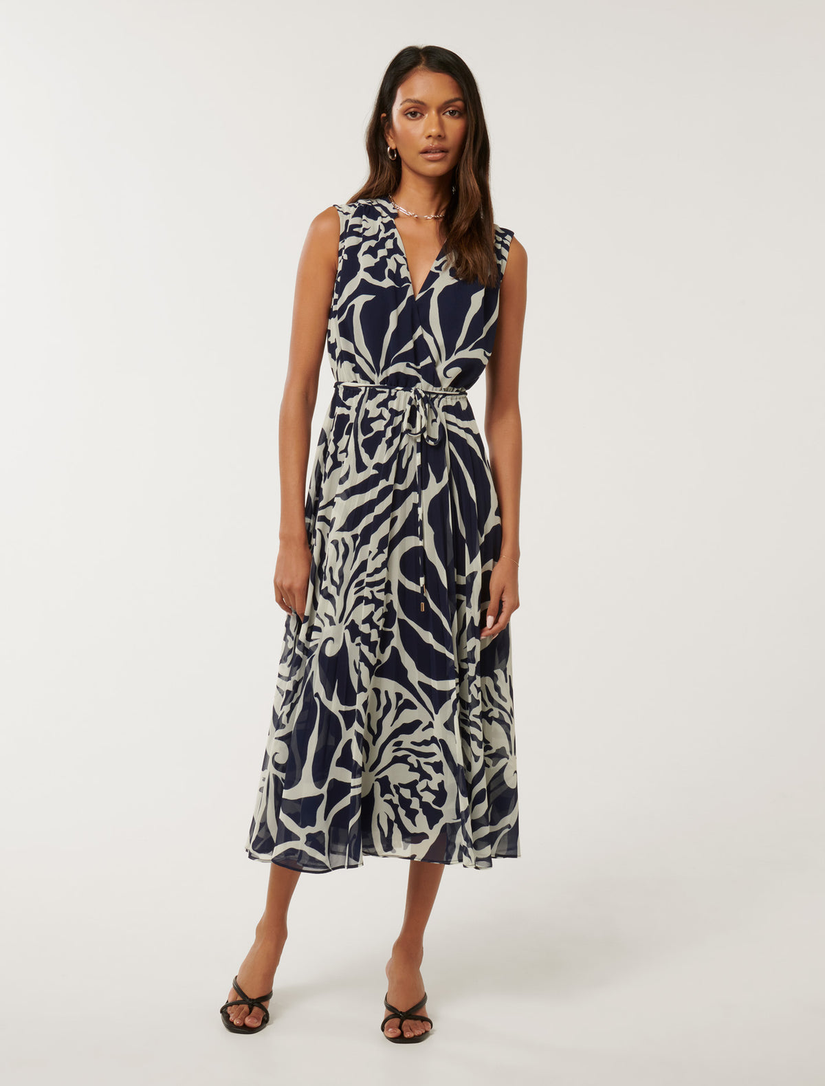 Barbara Petite Sleeveless Pleated Dress Navy Small Castile Abstract